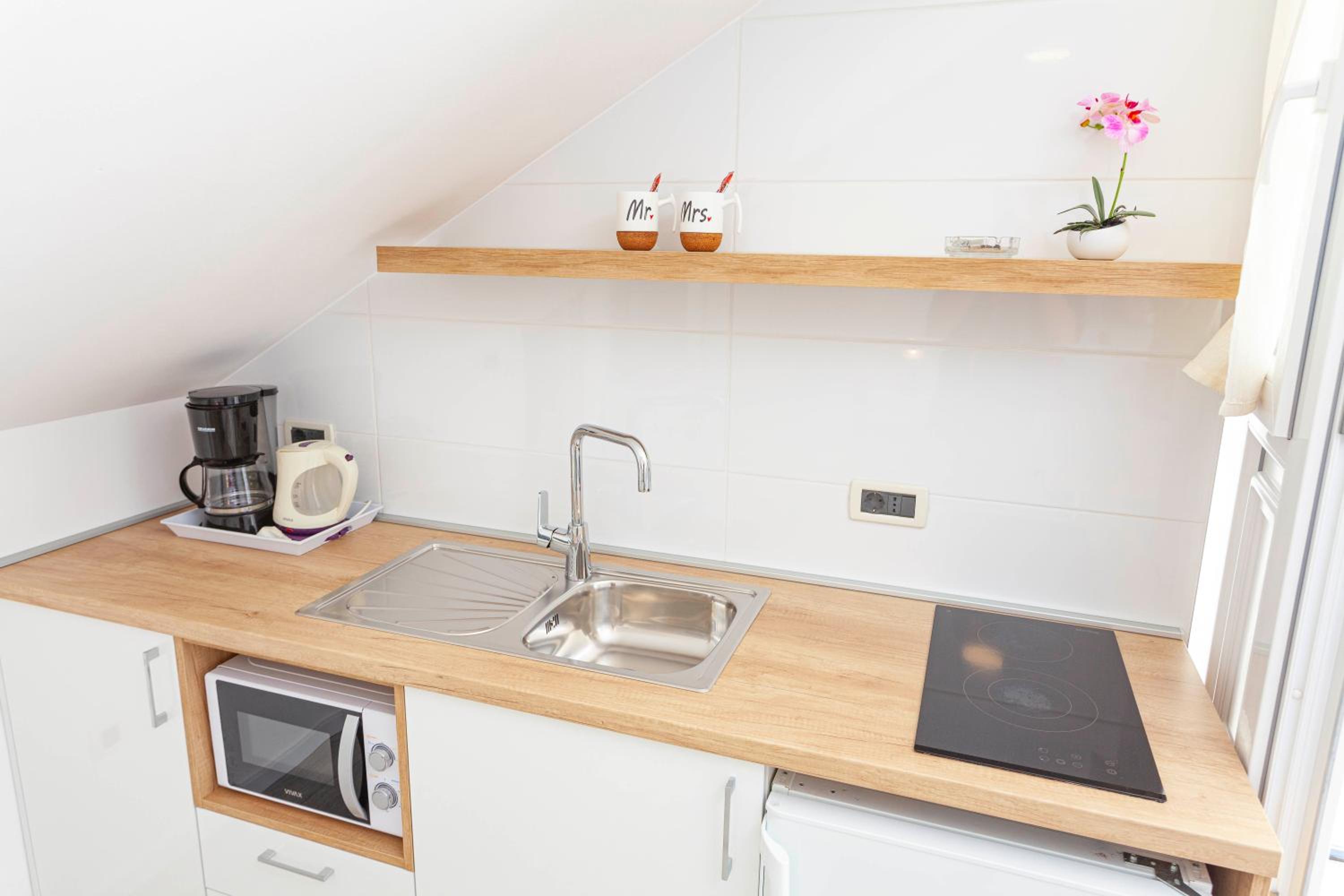 One-Bedroom Apartment with Terrace photo 2