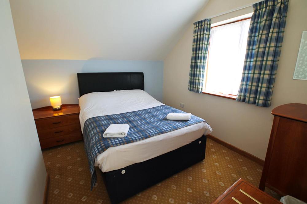 Three-Bedroom House photo 3