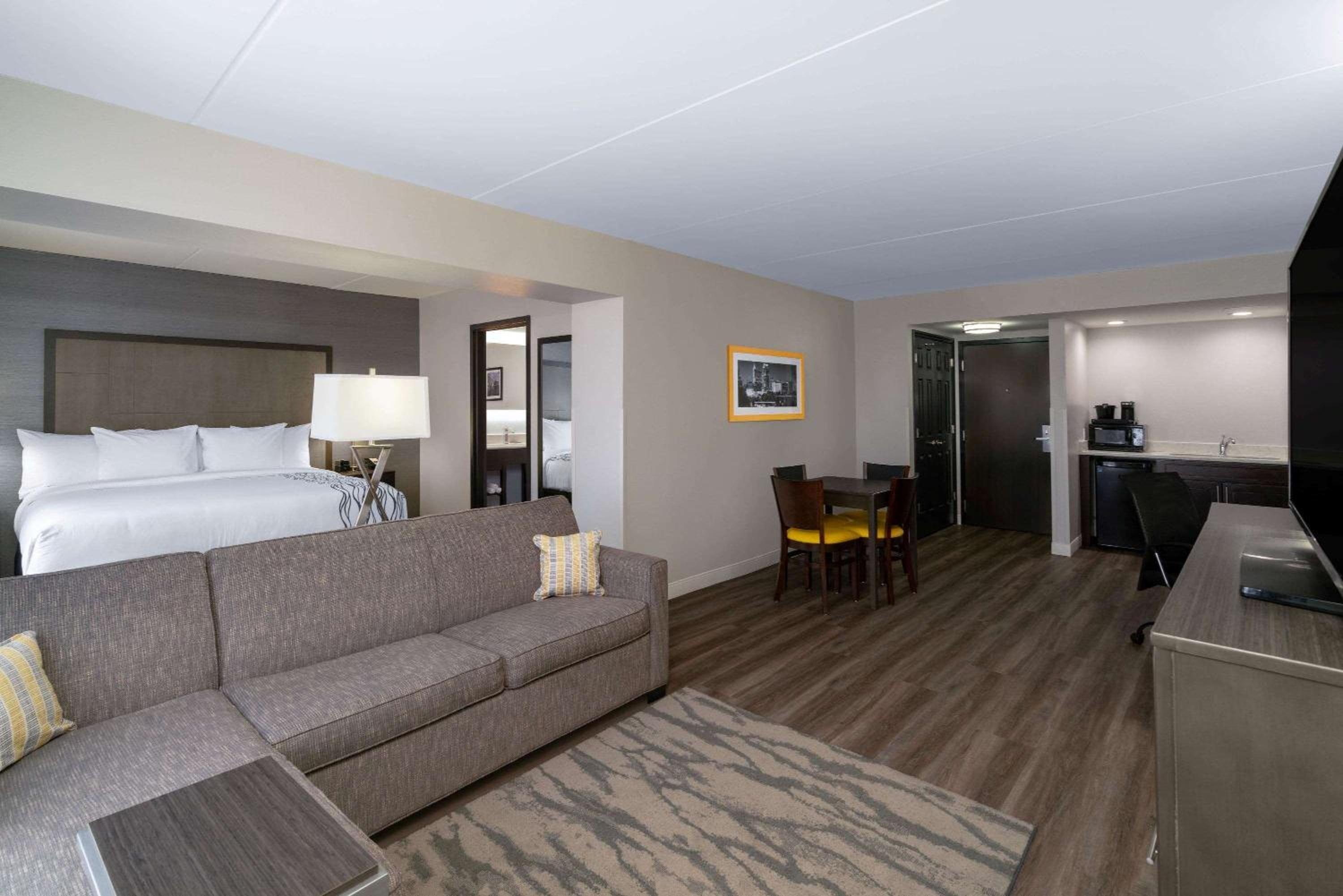 Superior King Room - Non-Smoking - Photo 1