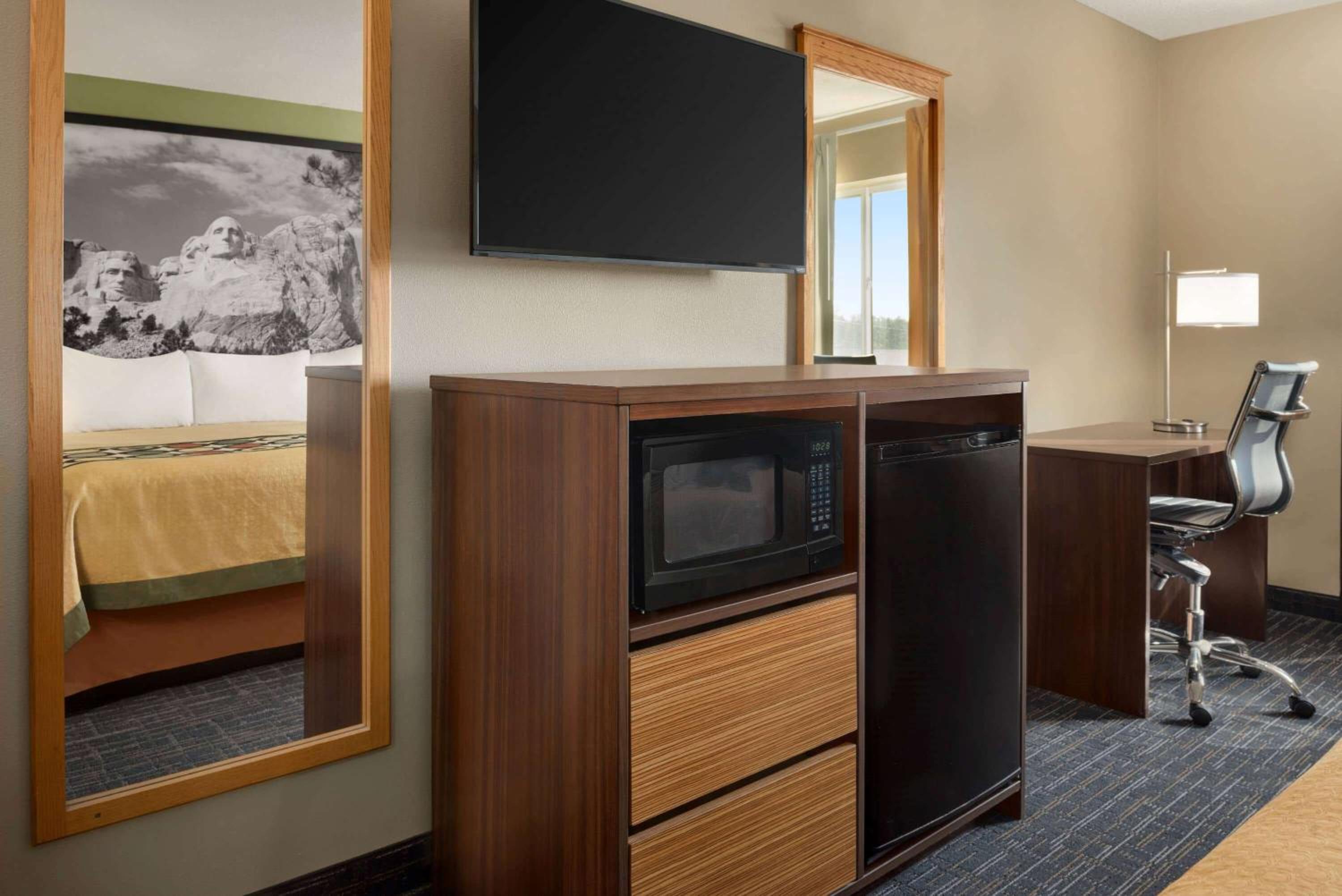 King Room - Non-Smoking - Photo 1