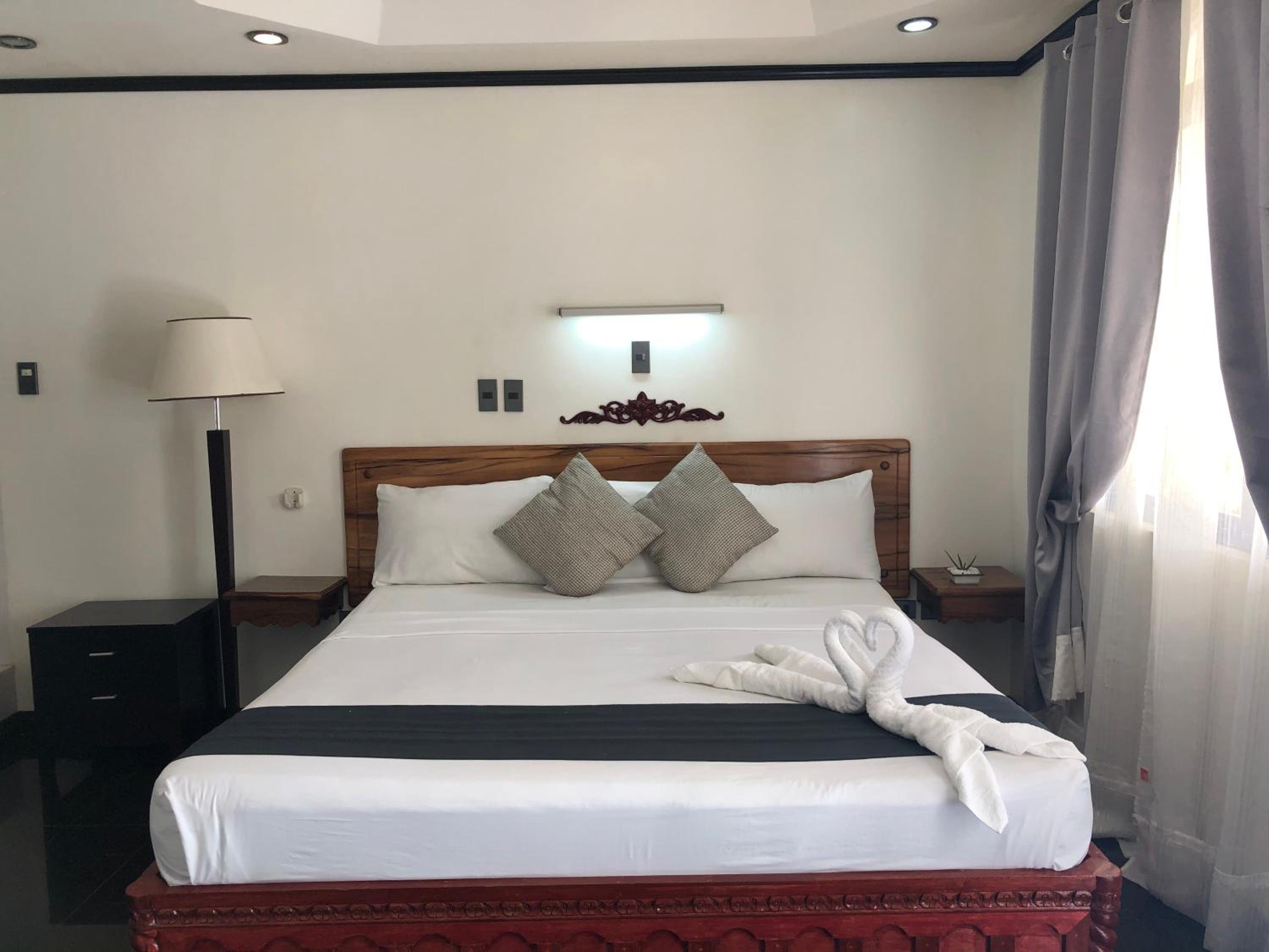 Superior Suite - Photo 7