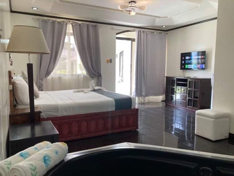 Superior Suite - Photo 2