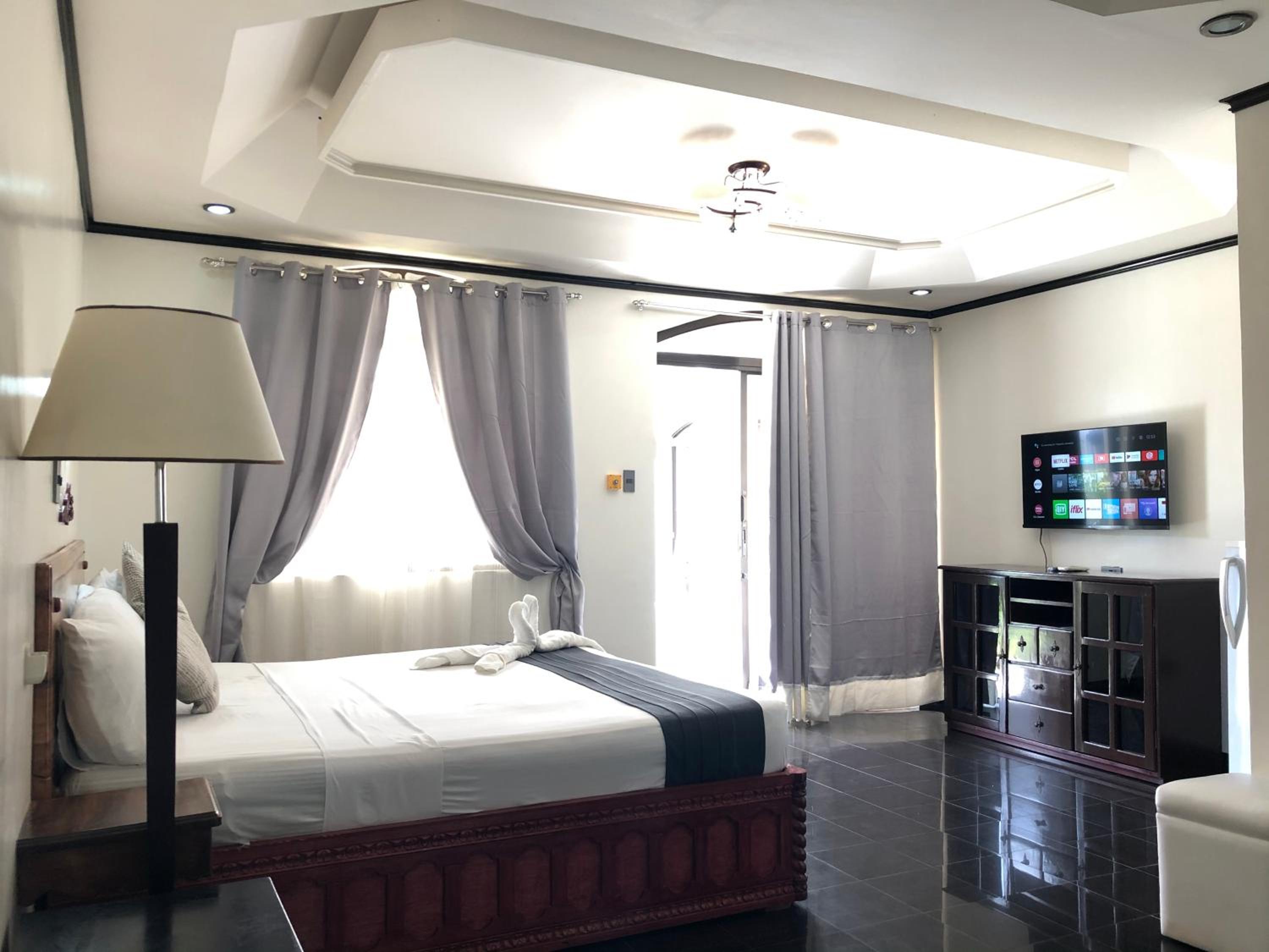 Superior Suite - Photo 4