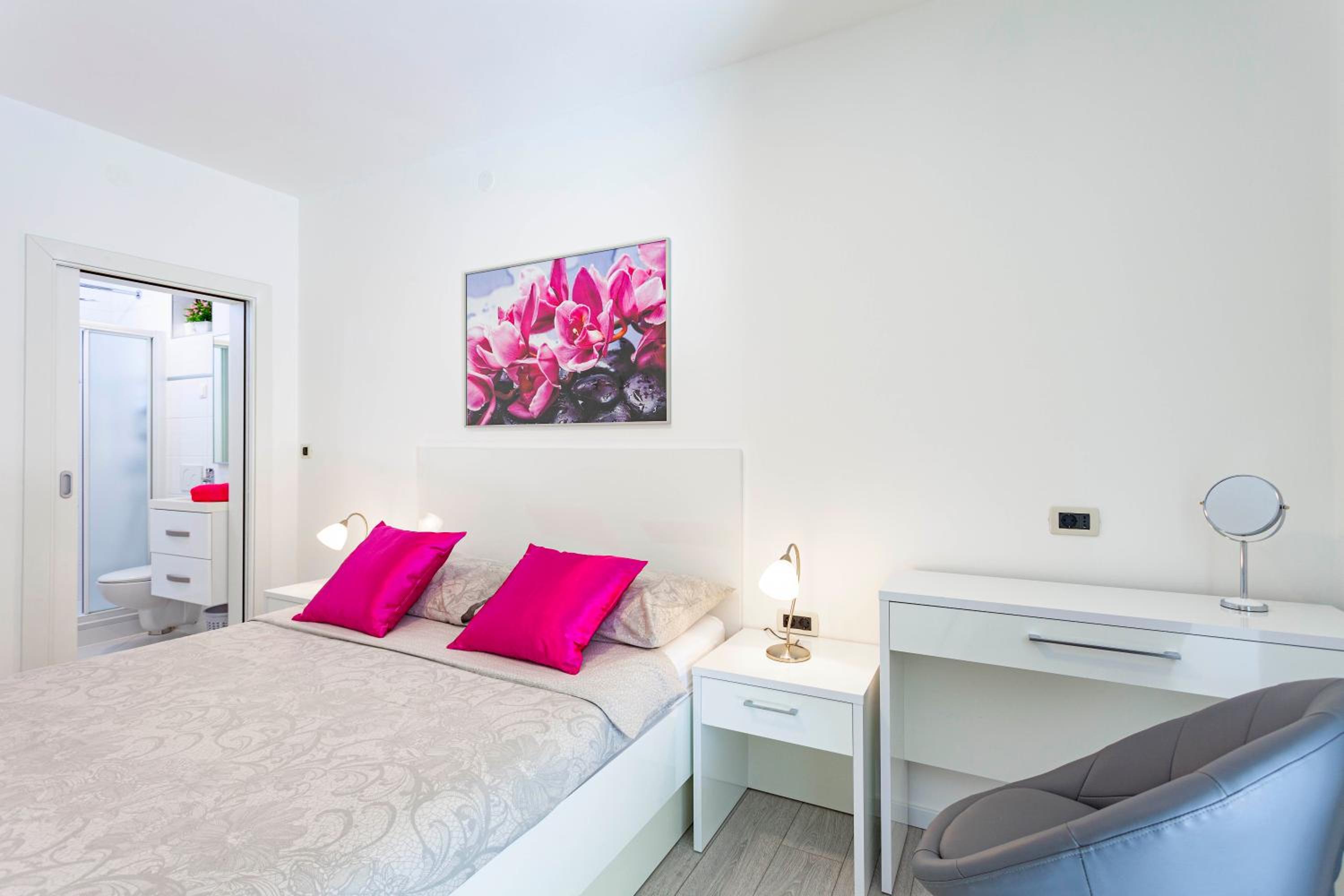 One-Bedroom Apartment with Sea View and Terrace photo 3