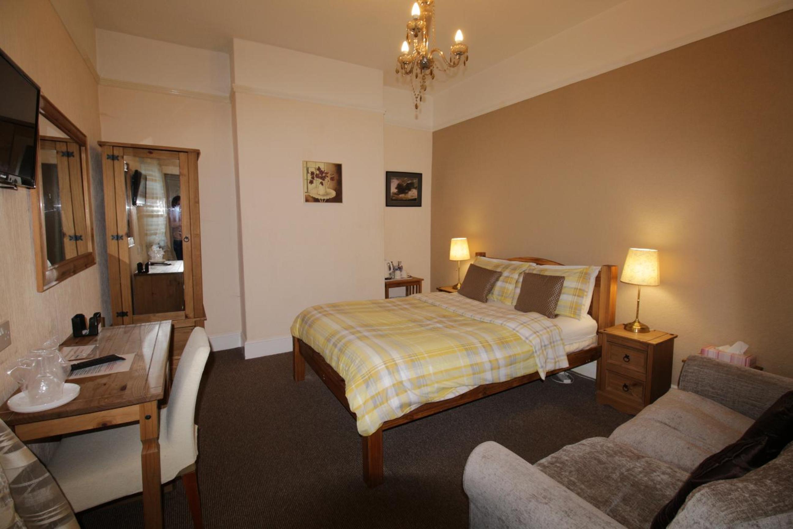 Double Room with Private Bathroom - Photo 5