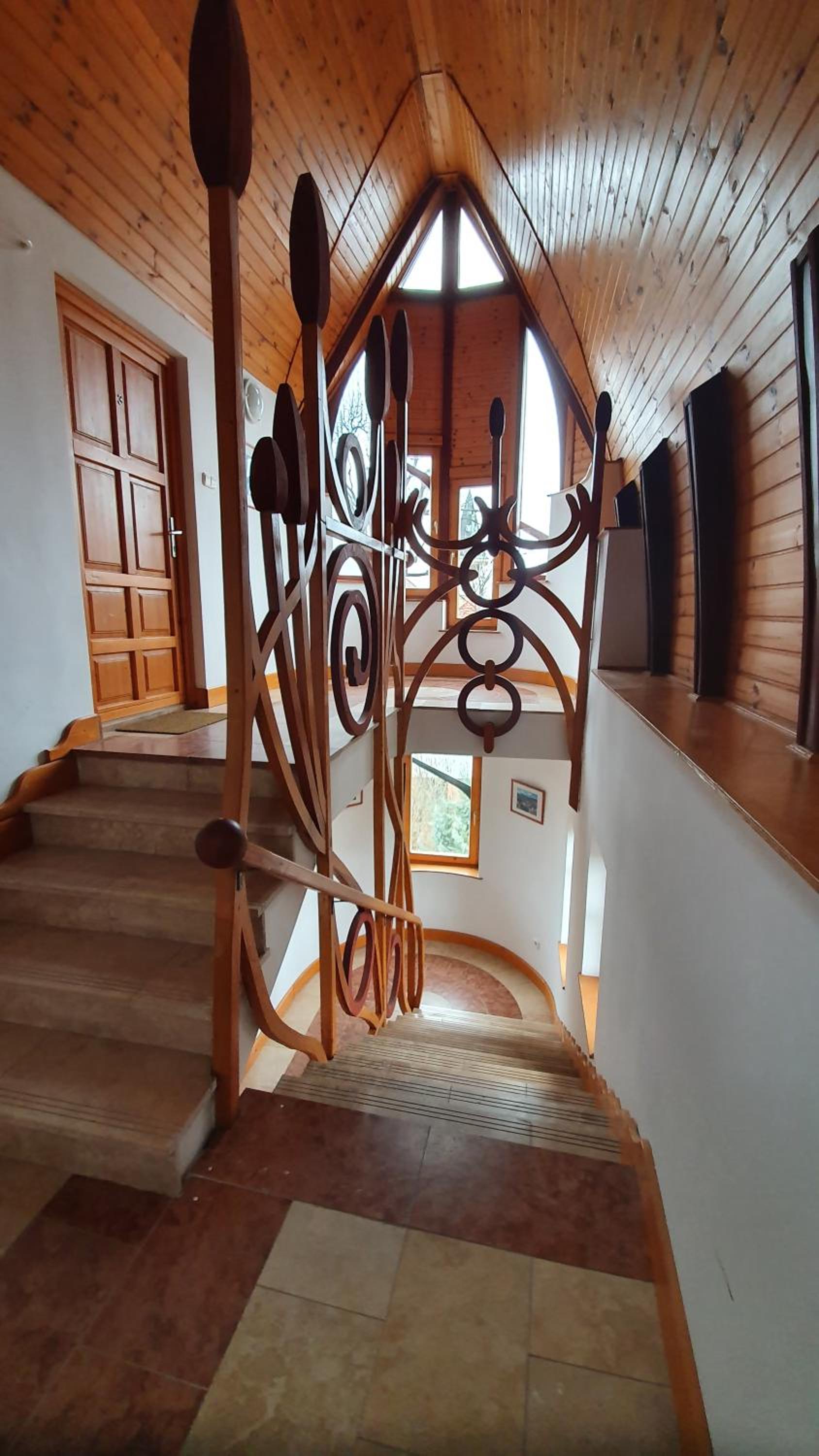 Apartment - Split Level - Photo 32