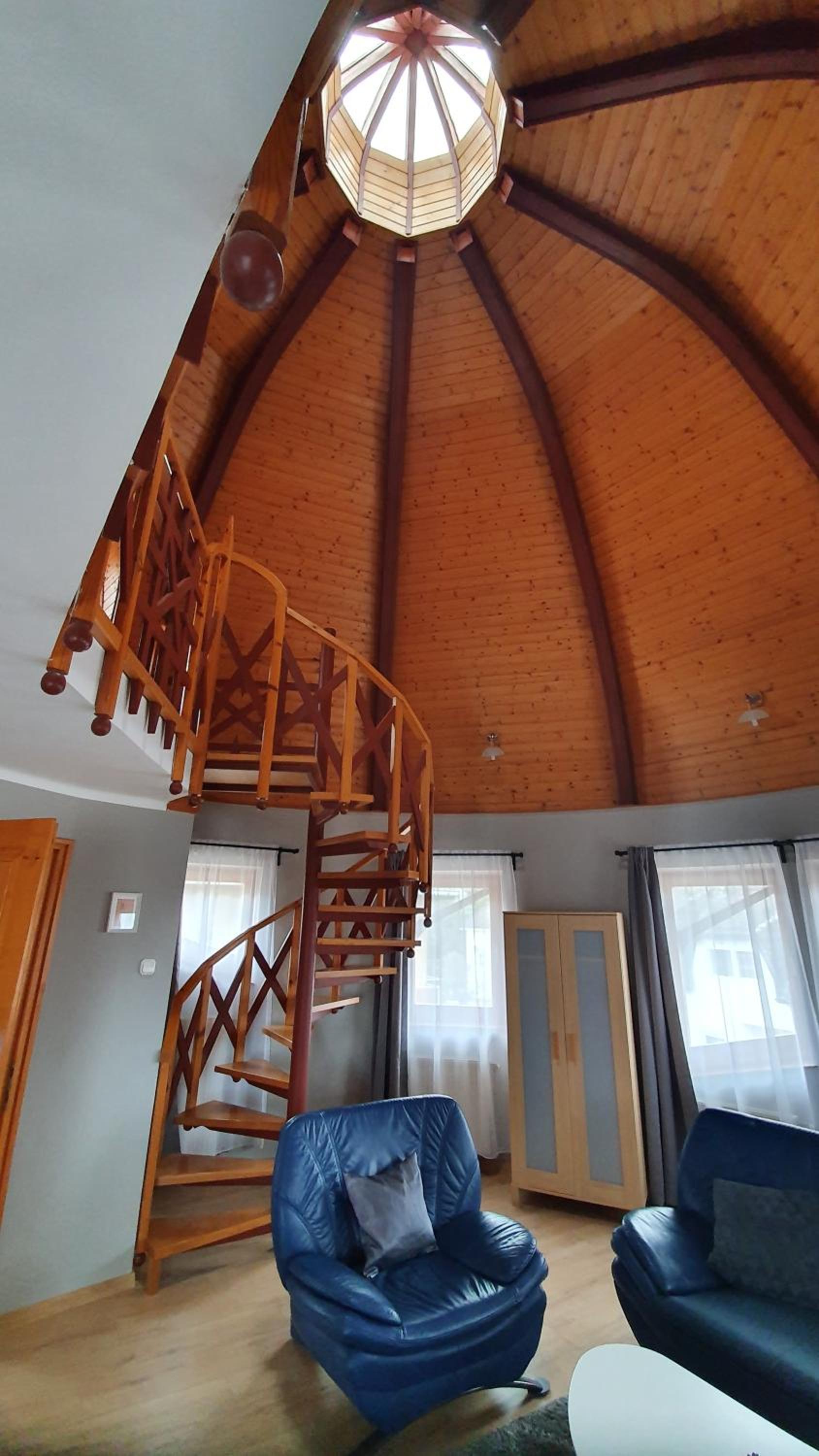 Apartment - Split Level - Photo 53