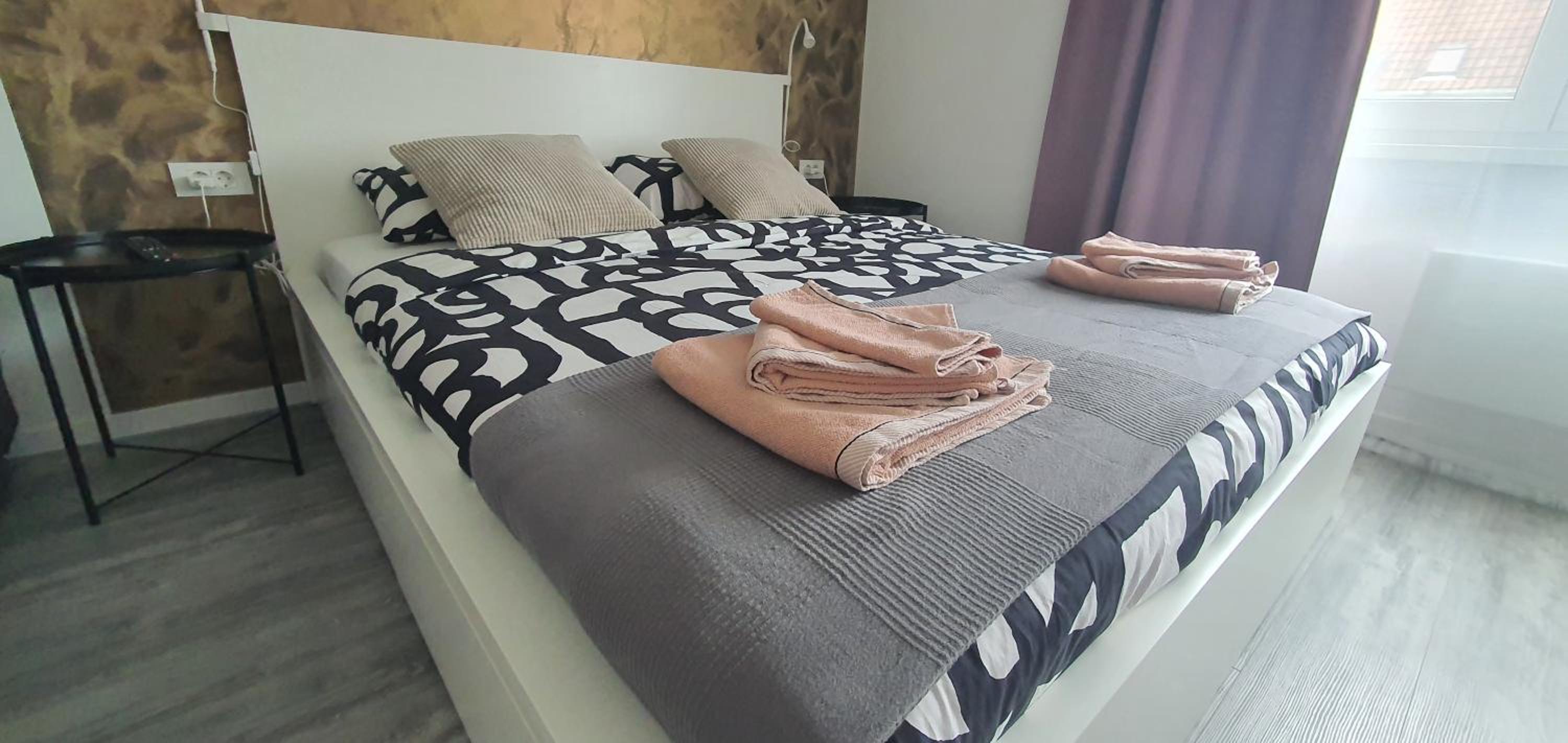 One-Bedroom Apartment - Photo 7