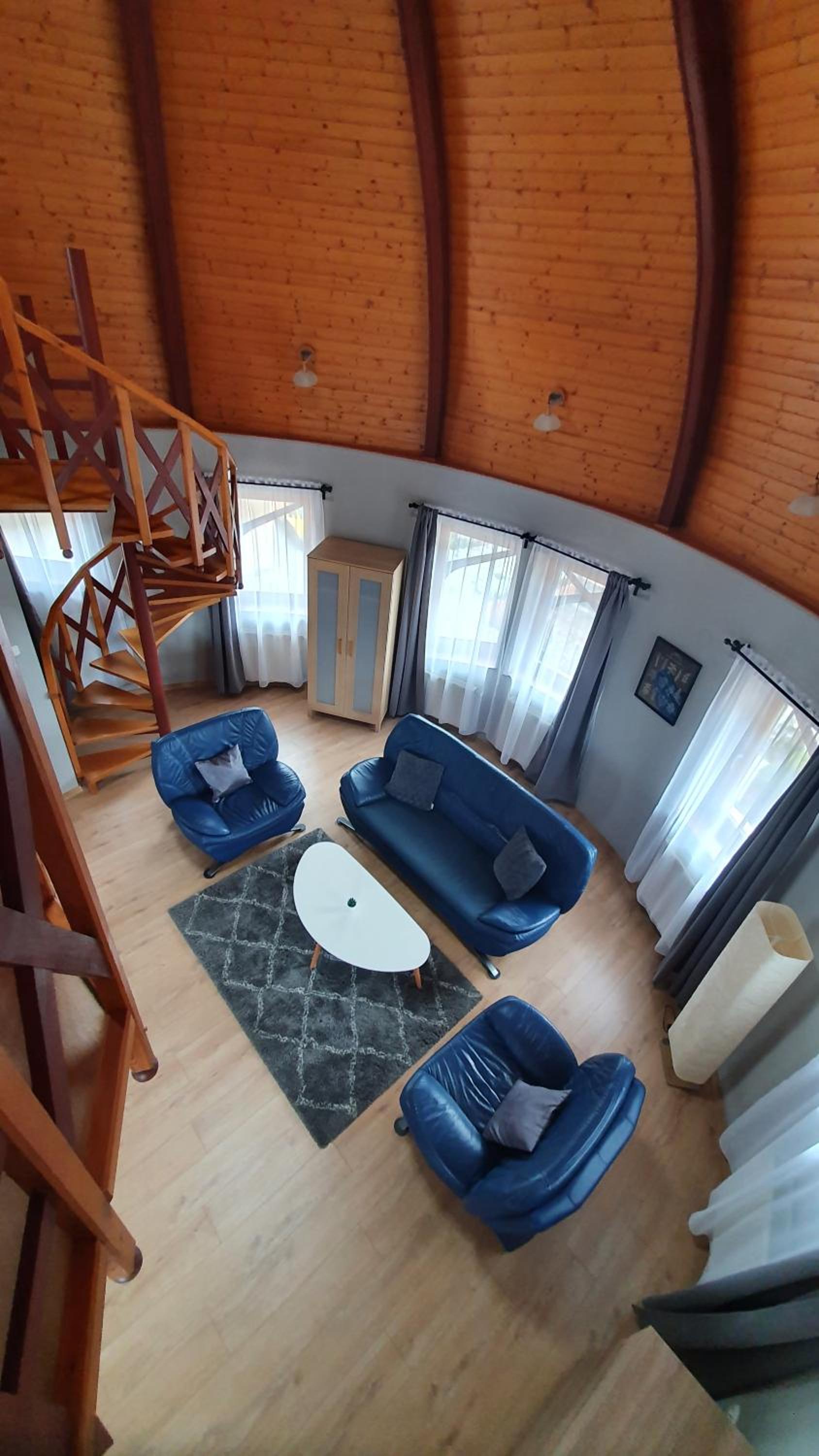 Apartment - Split Level - Photo 49