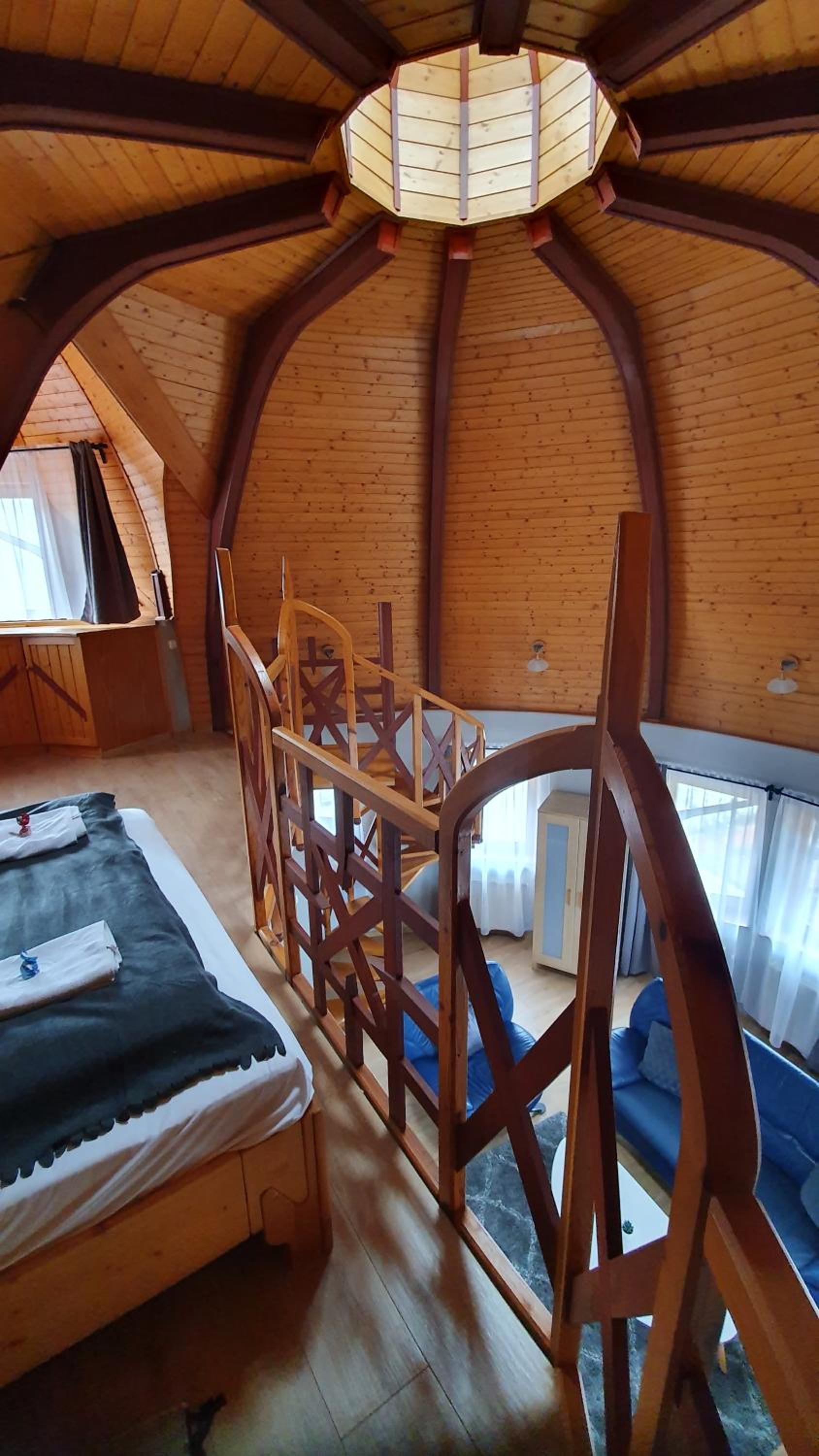 Apartment - Split Level - Photo 48