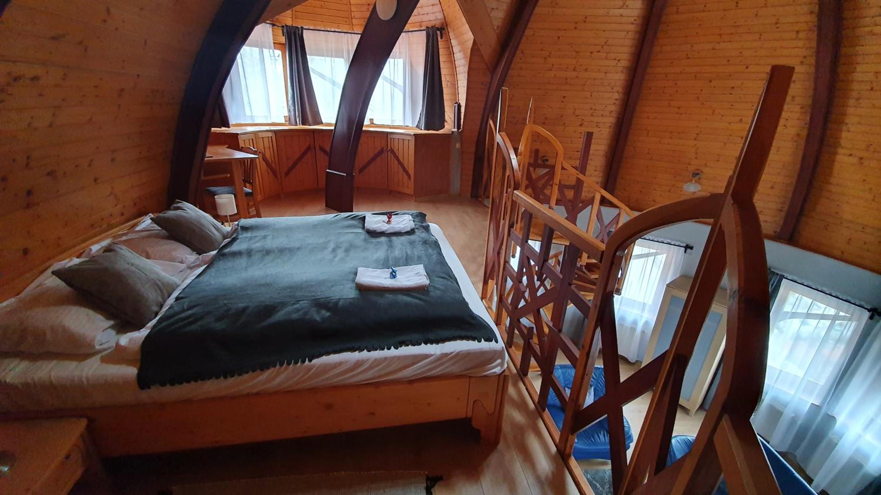 Apartment - Split Level - Photo 46