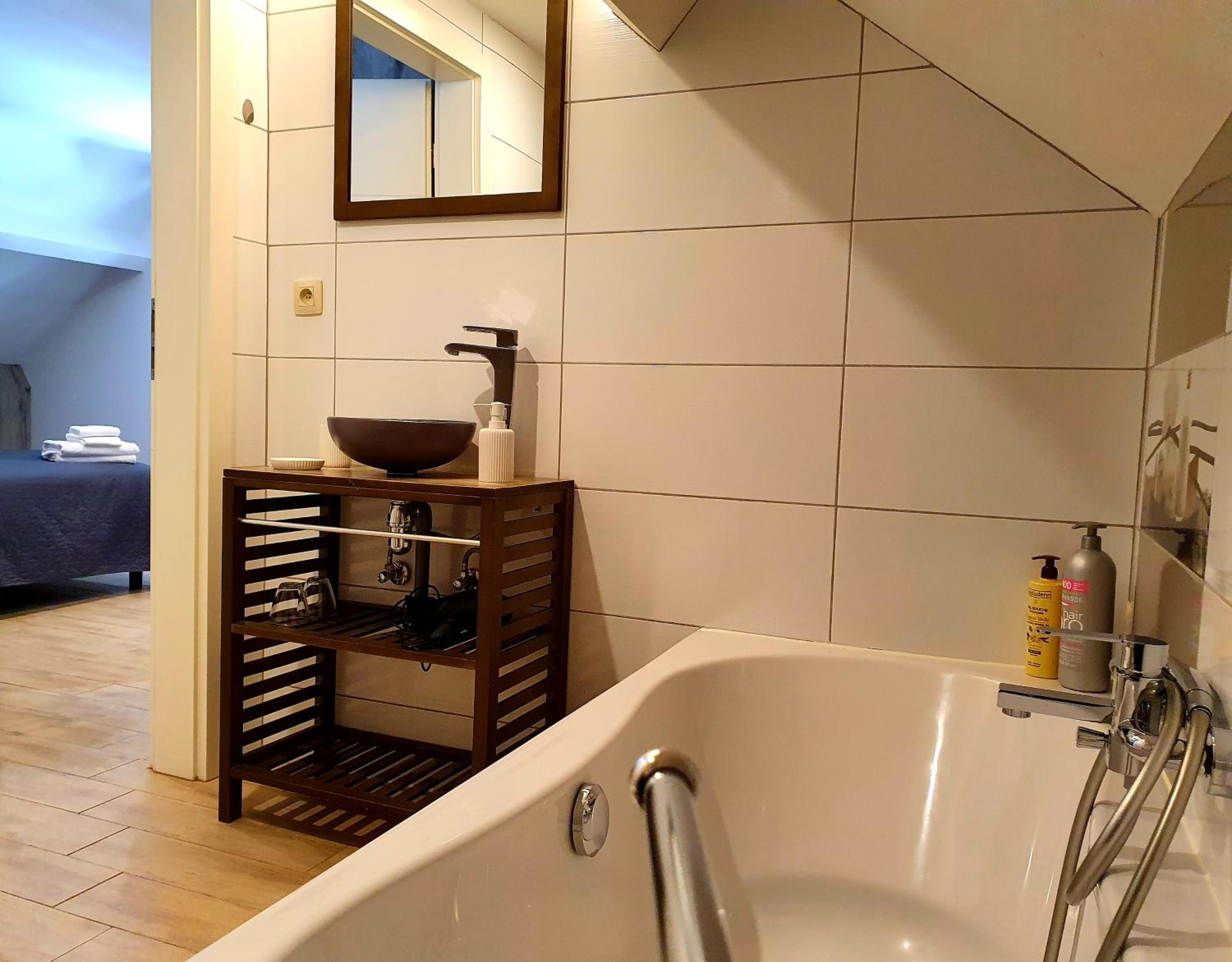 Double Room with Private Bathroom photo 2