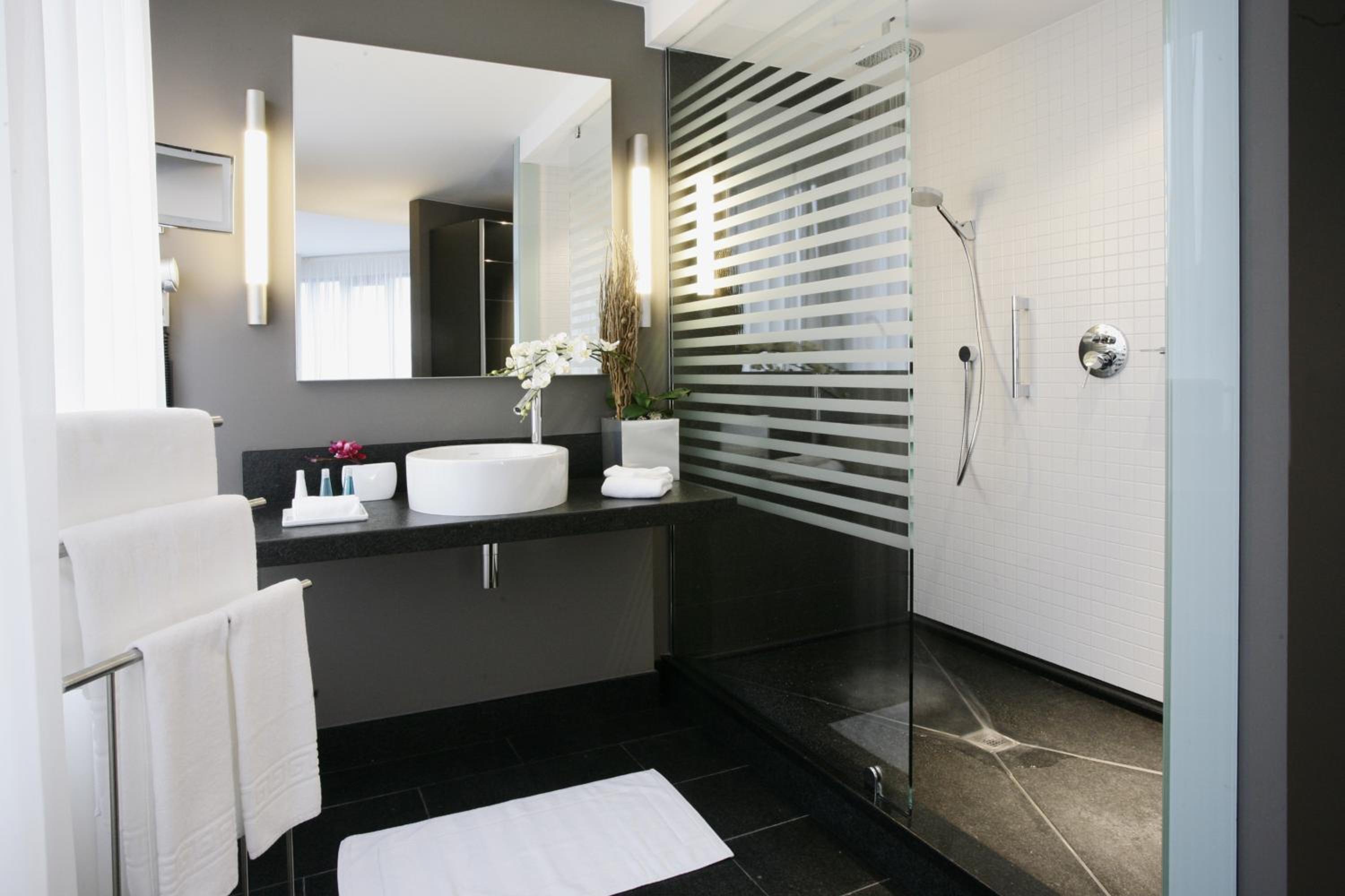 Large Design Room photo 2