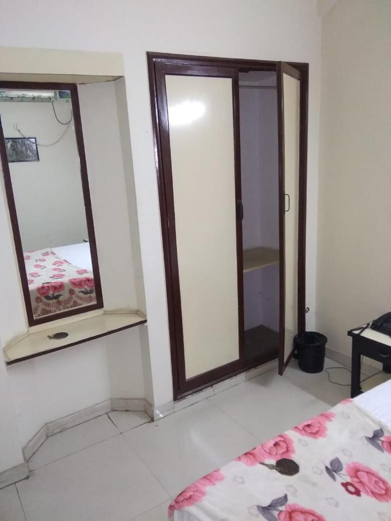 Budget Double Room - Photo 6