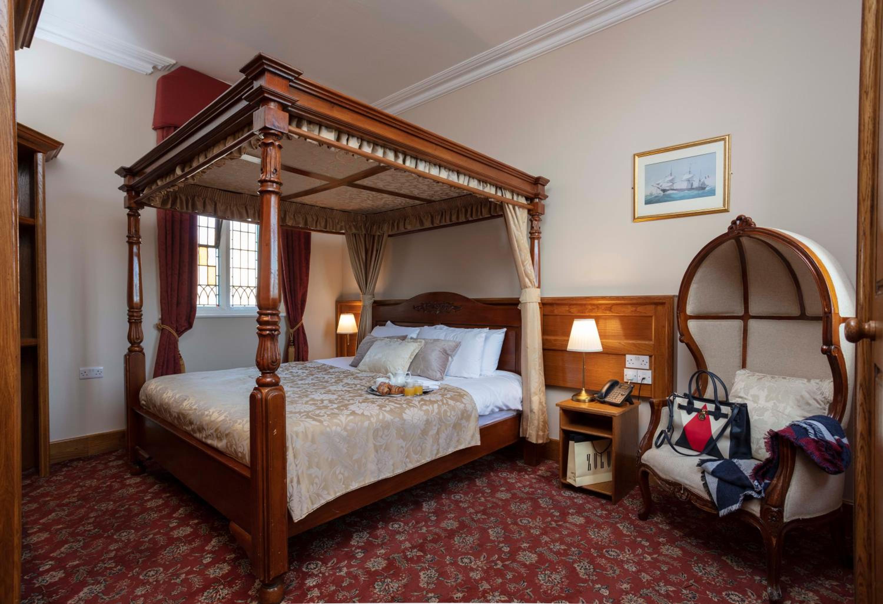 Superior King Suite photo 1