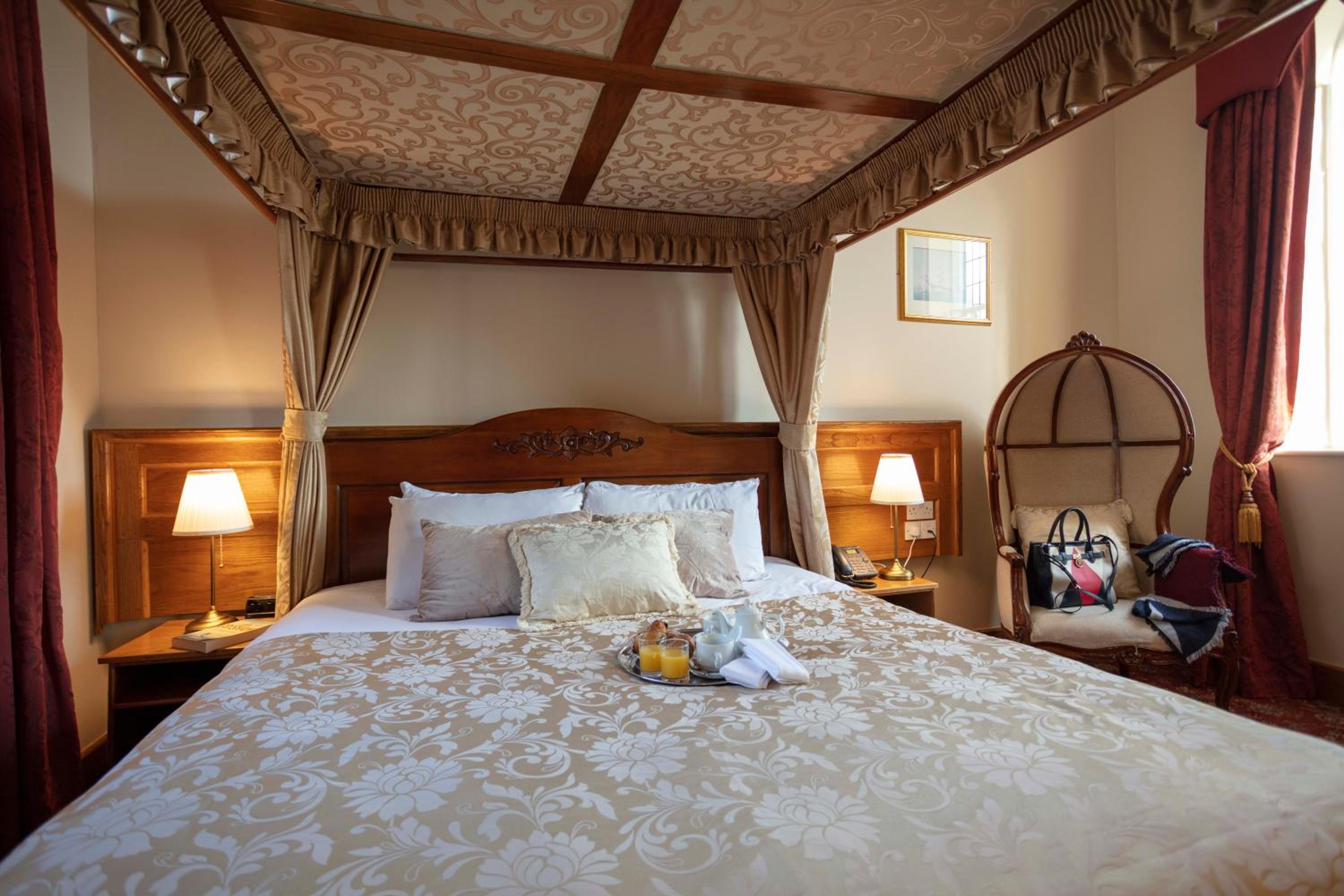 Superior King Suite photo 3