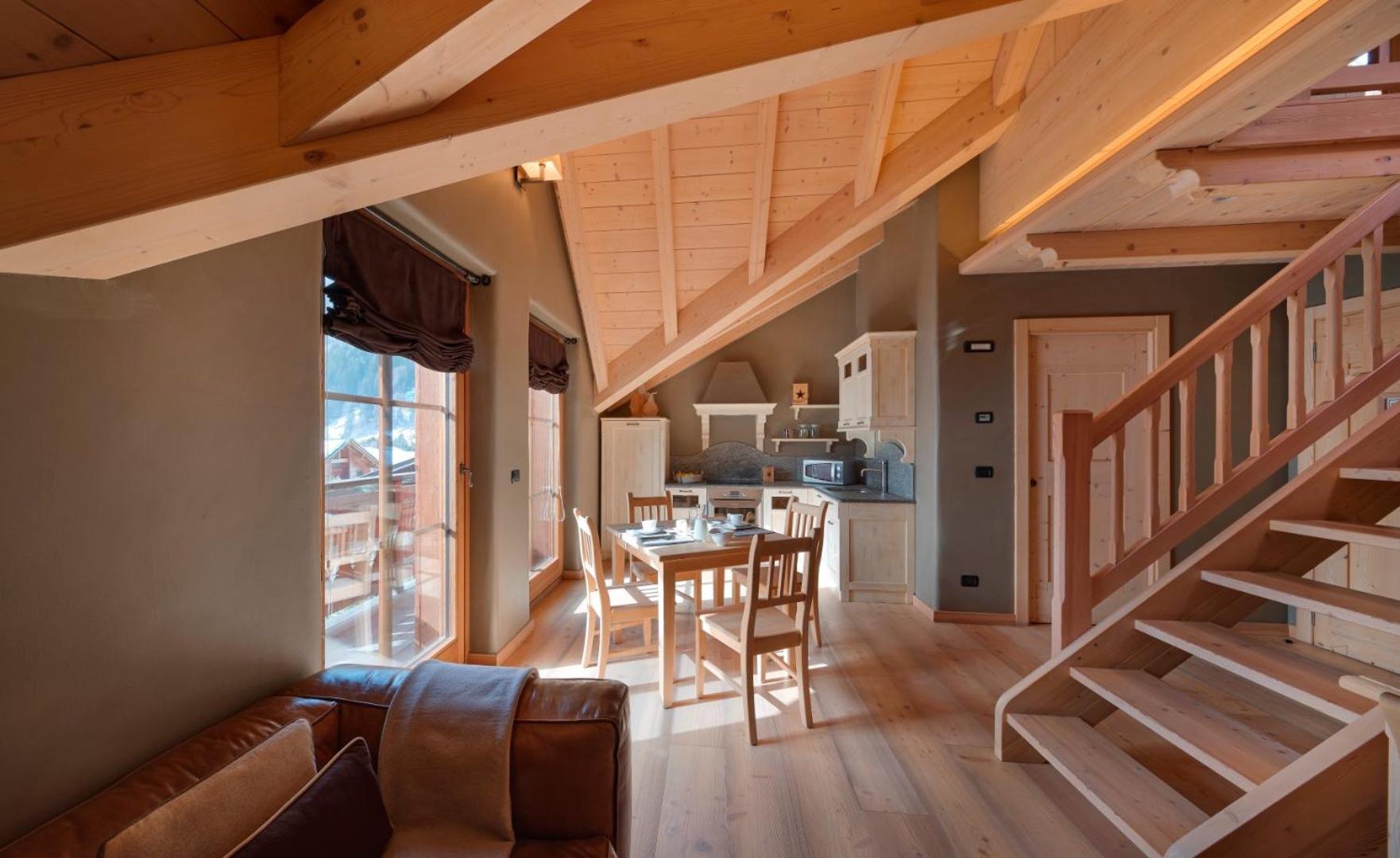 Two-Bedroom Apartment - Split Level - Photo 3