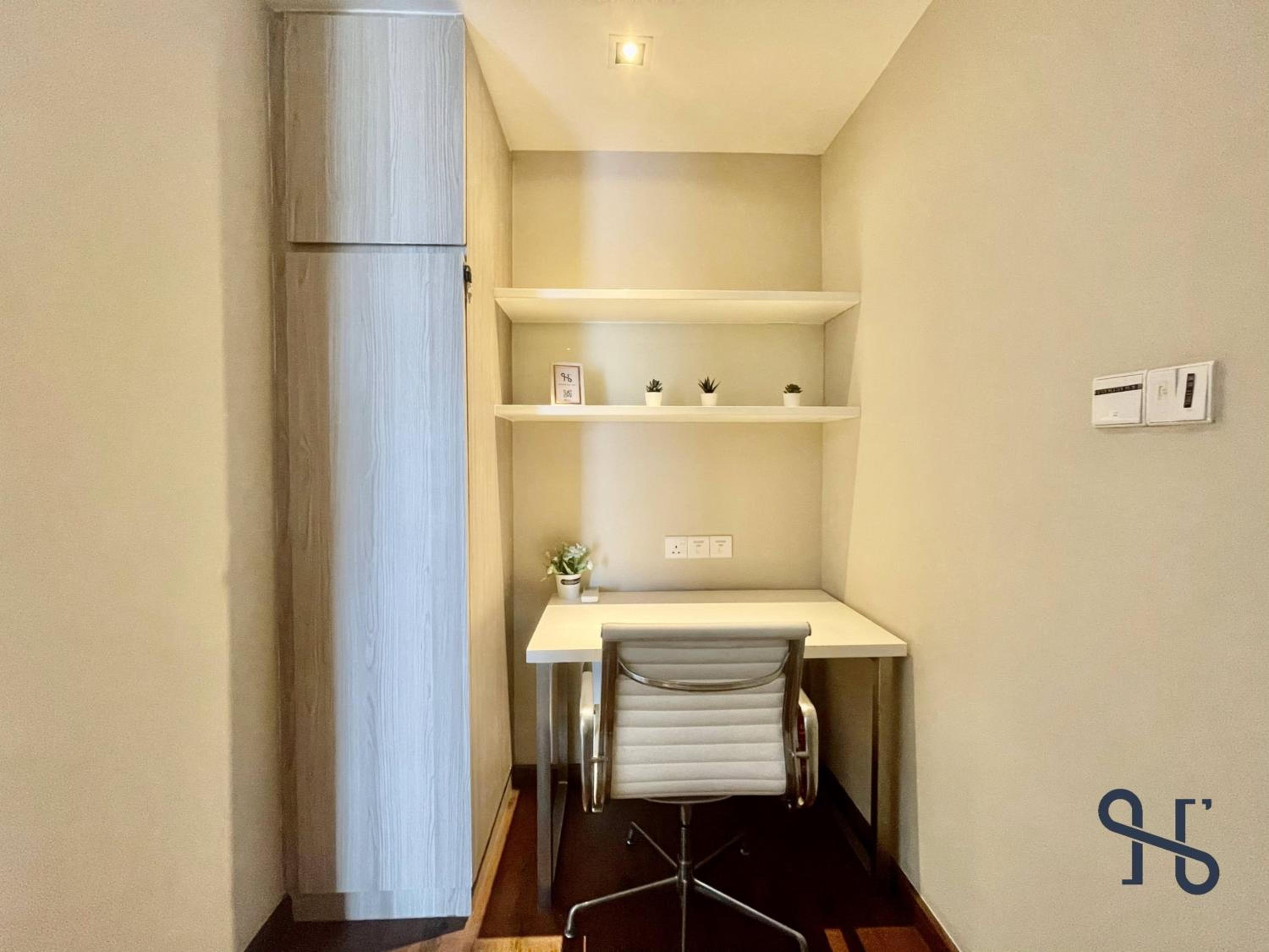 One-Bedroom Apartment - Photo 1