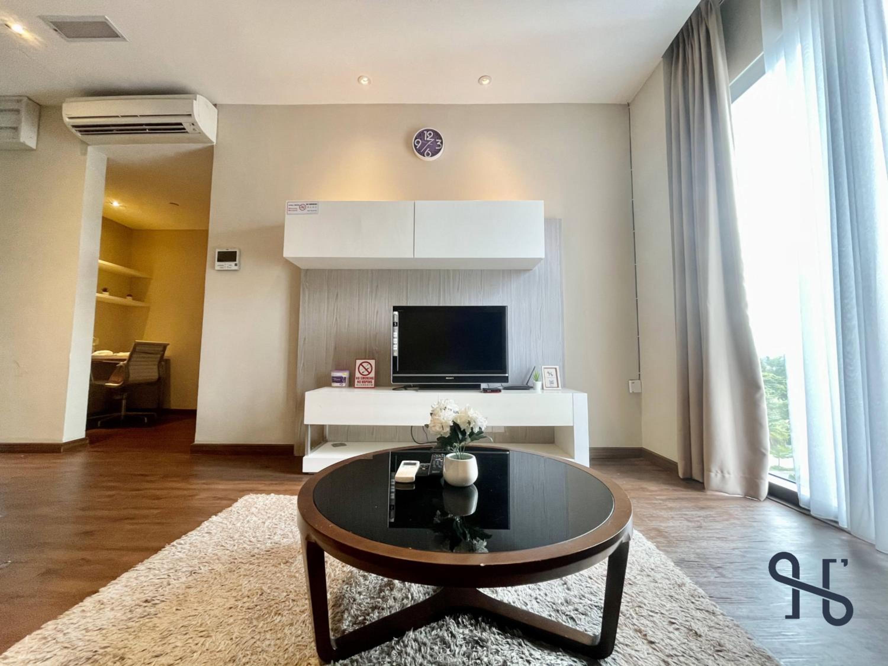 One-Bedroom Apartment - Photo 9