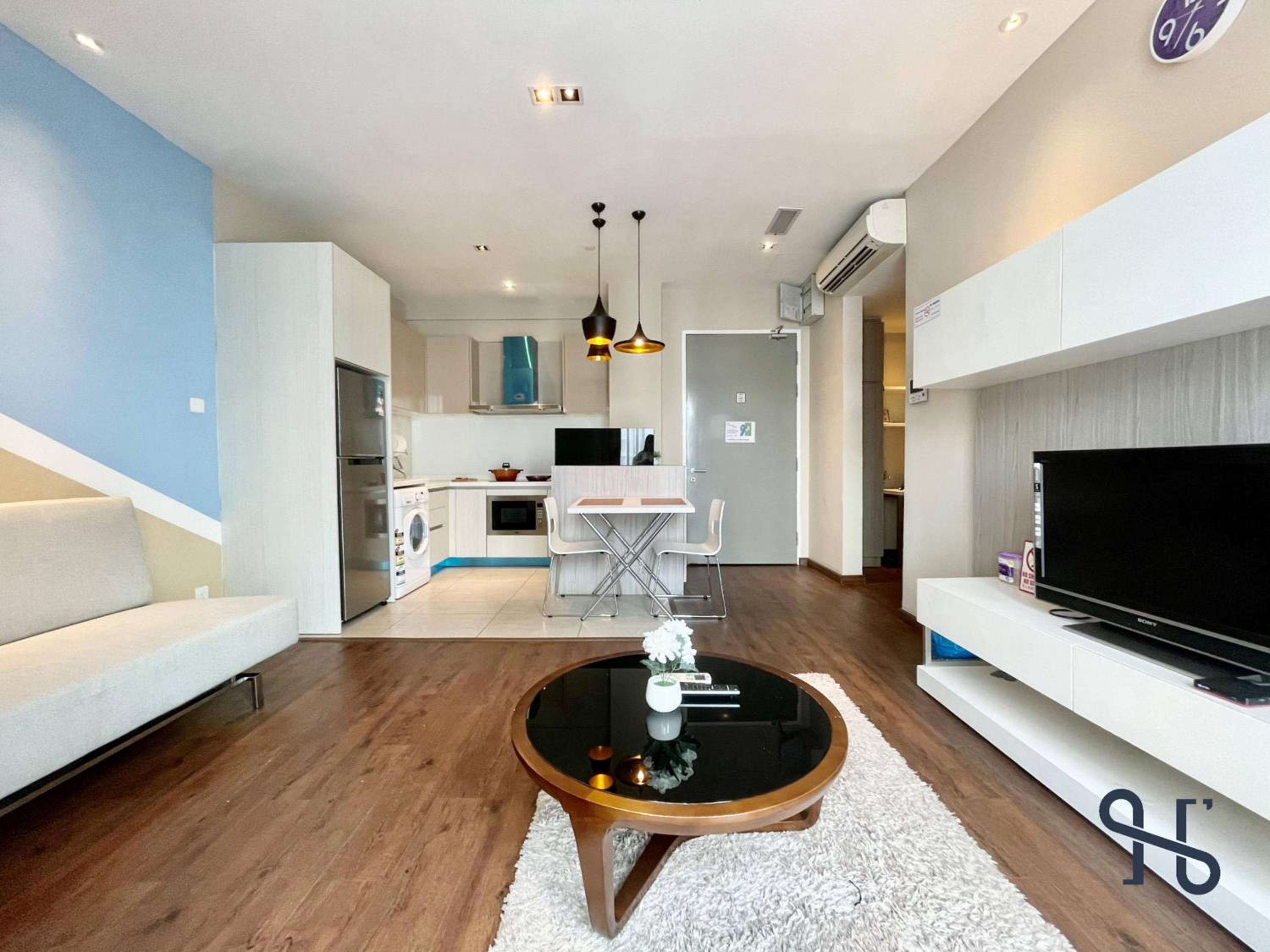 One-Bedroom Apartment - Photo 12