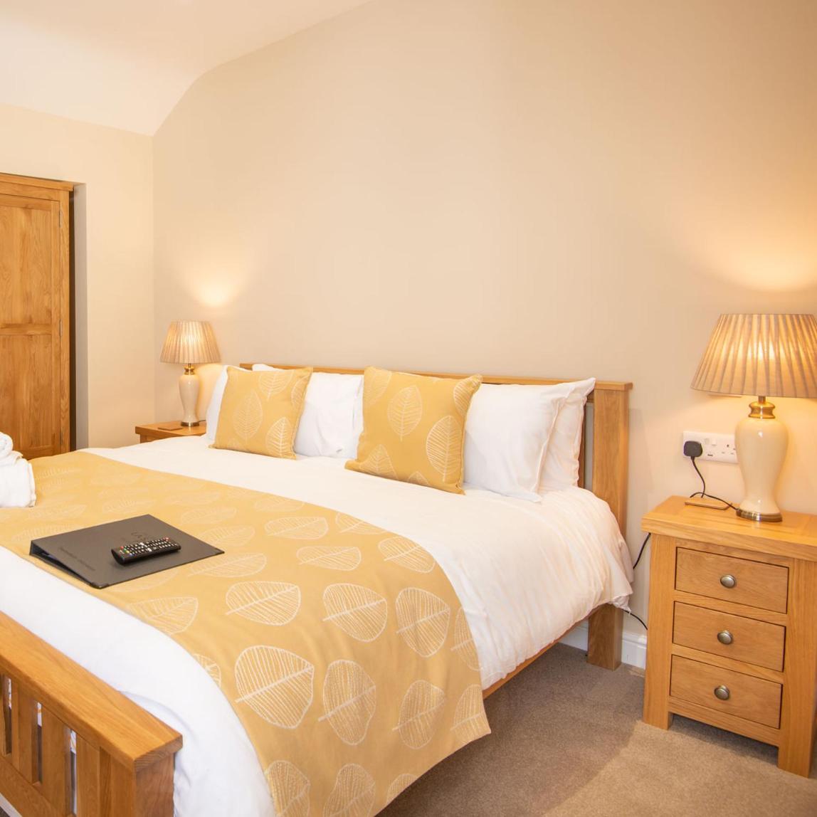 Double Room with Shower - Photo 1