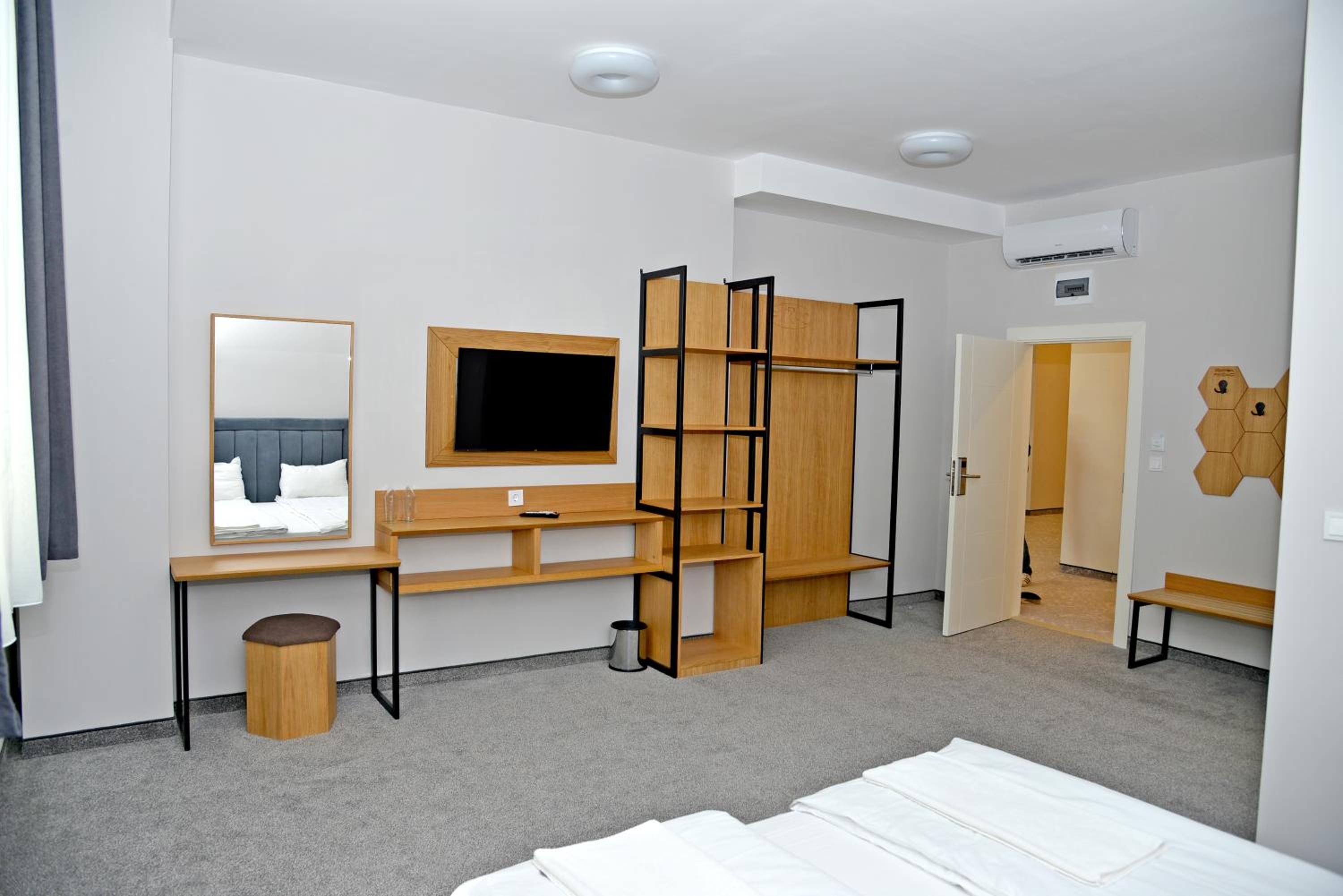 Double Room - Photo 2