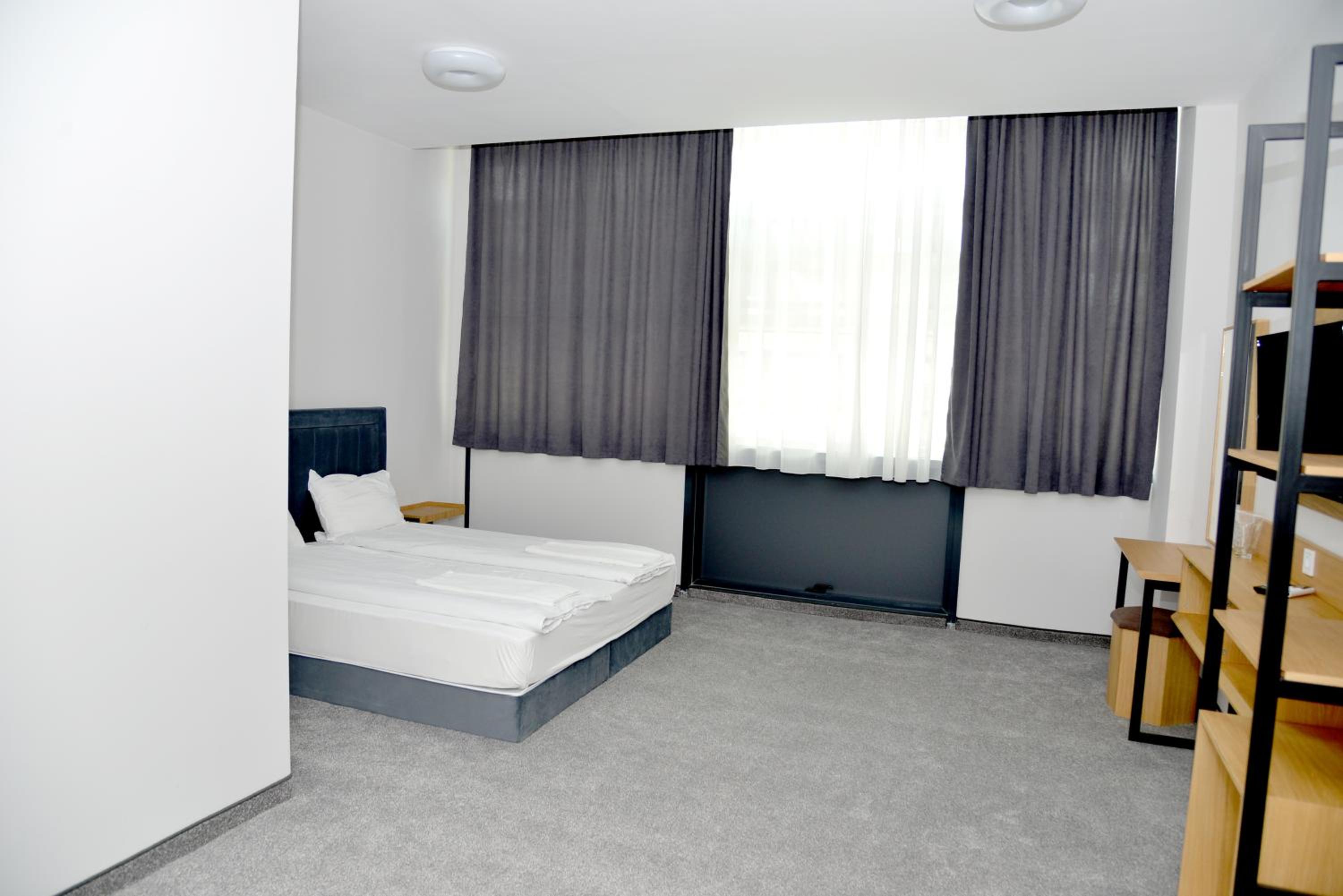 Double Room - Photo 4