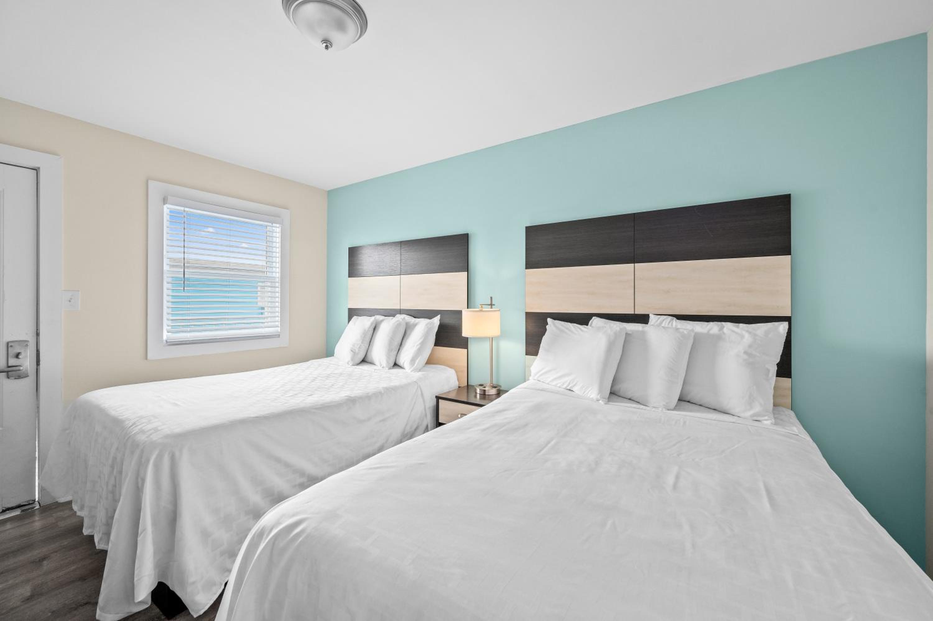 Standard Room with Two Double Beds photo 1