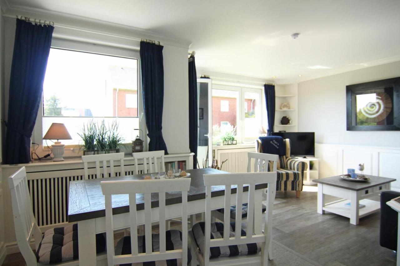Apartment with Balcony - Photo 12