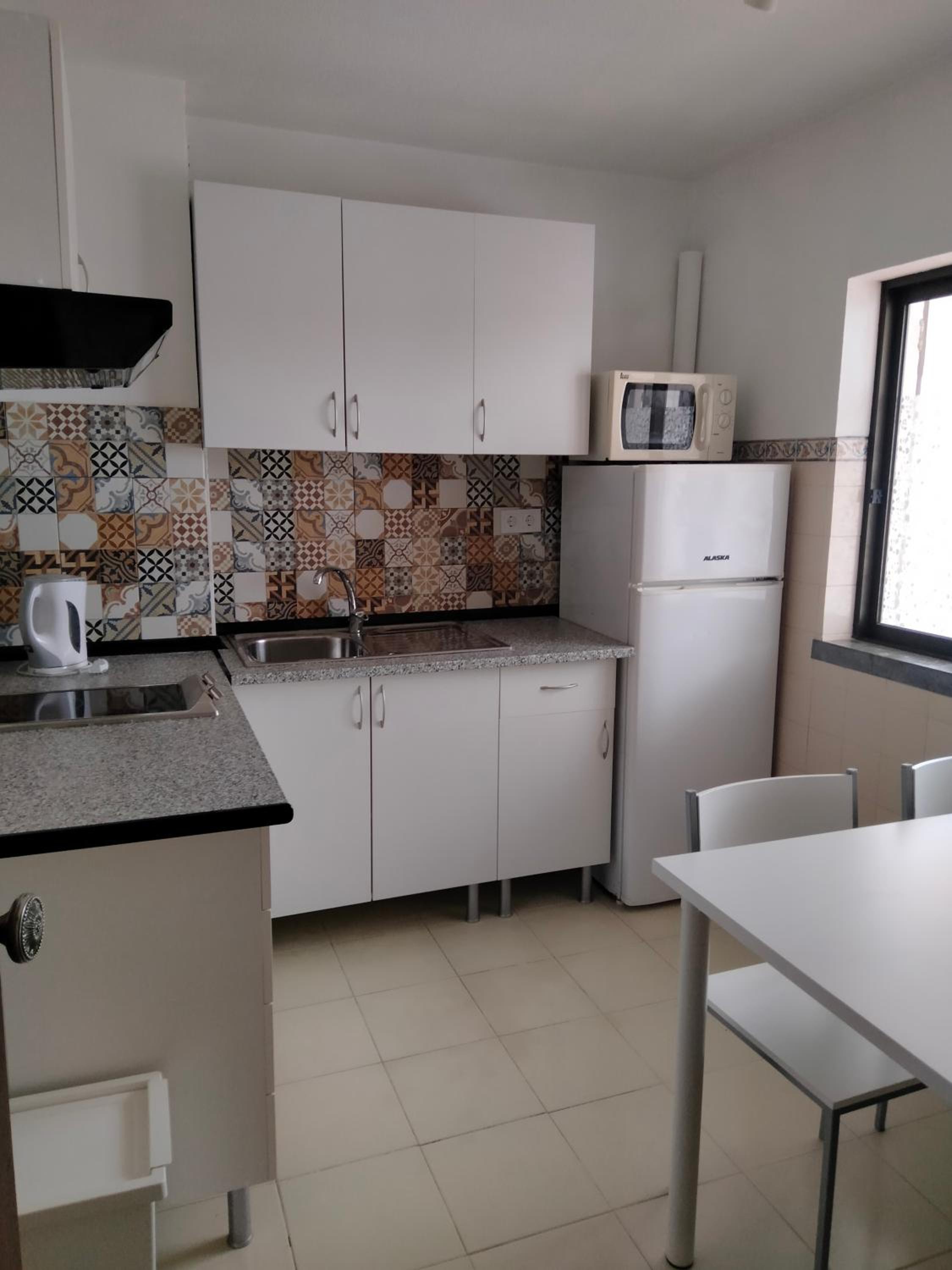 Apartment with Sea View - Photo 7