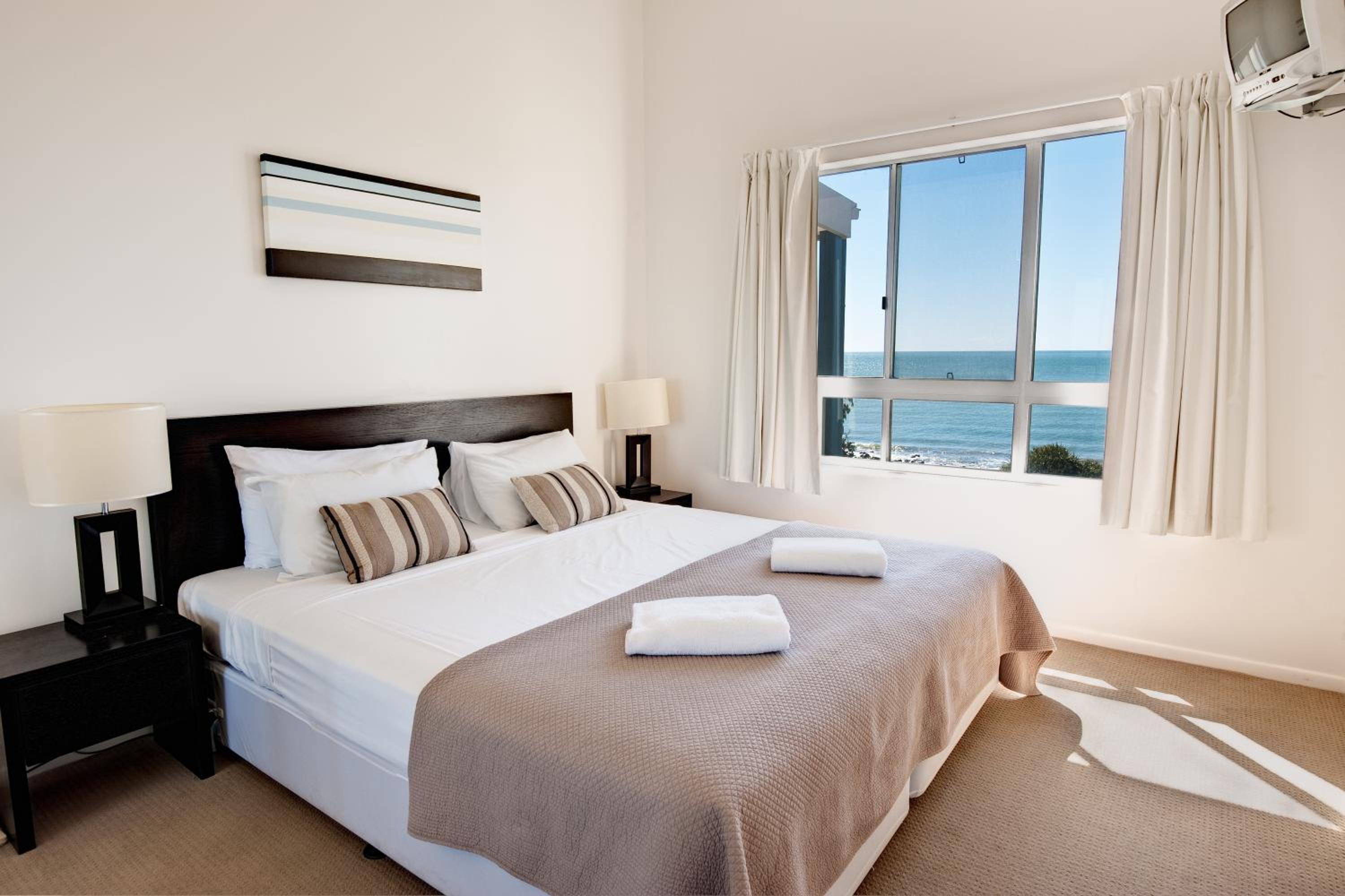 Executive Two-Bedroom Apartment - Photo 10