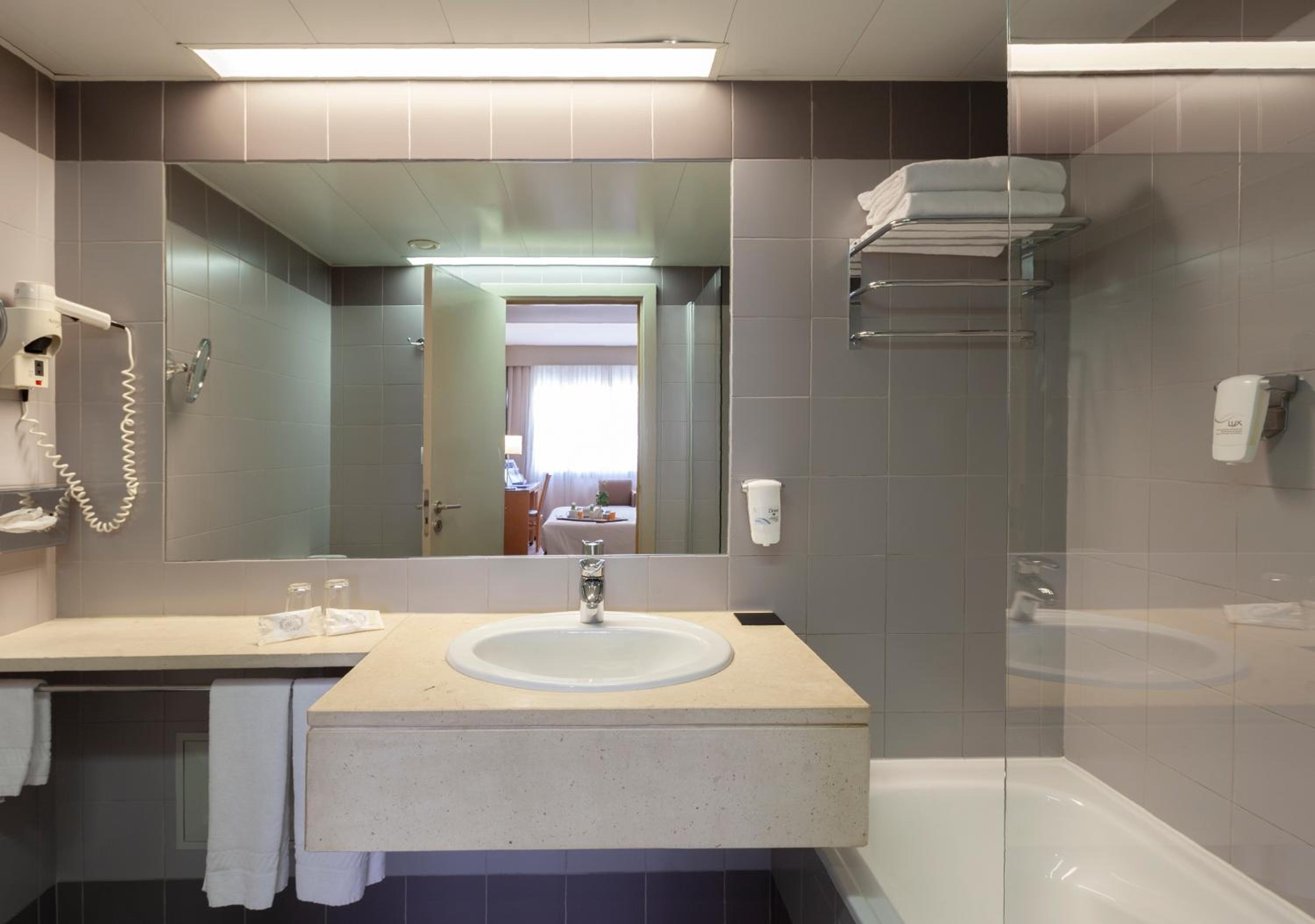 Standard Double Room - Photo 4