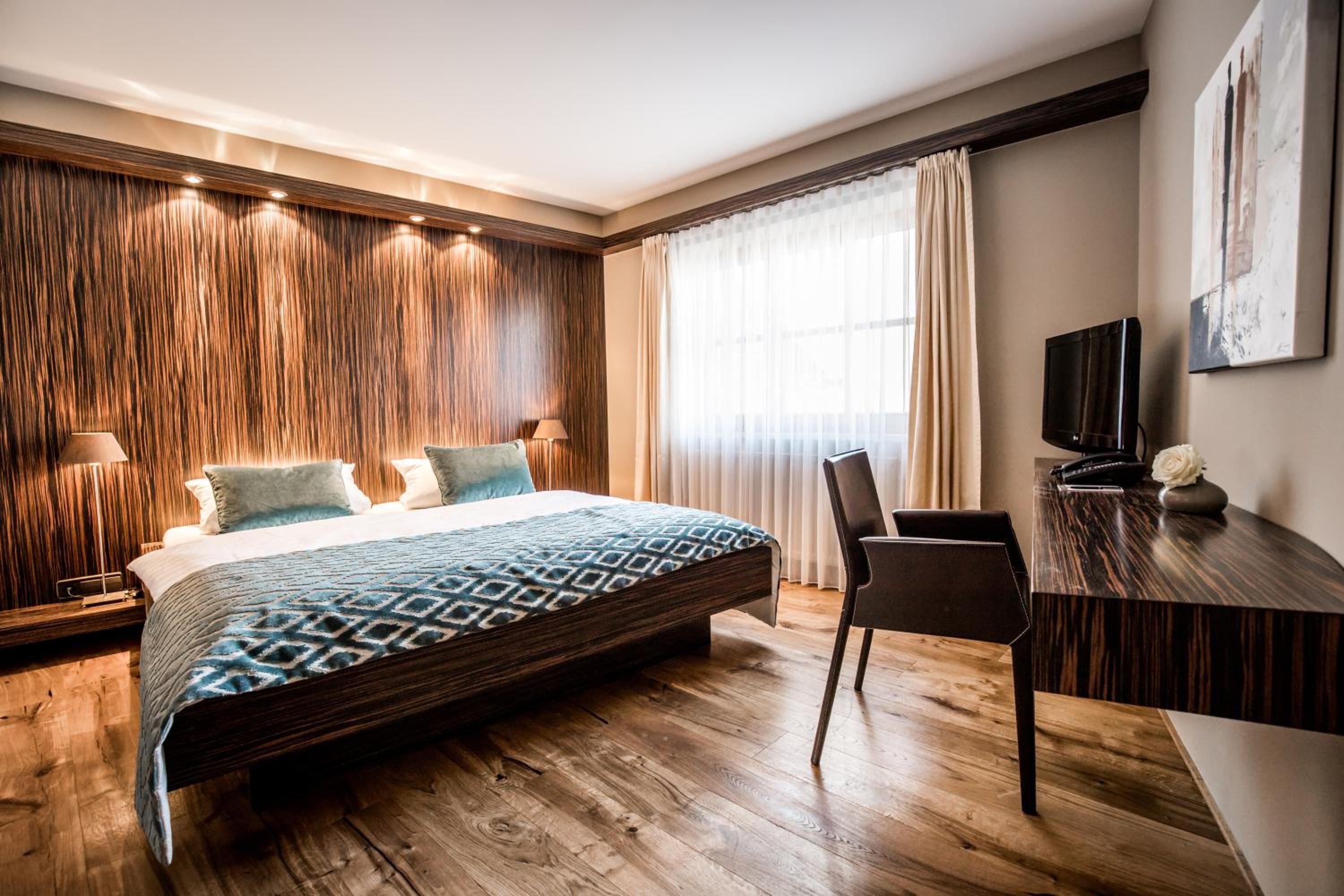 Suite - Photo 3