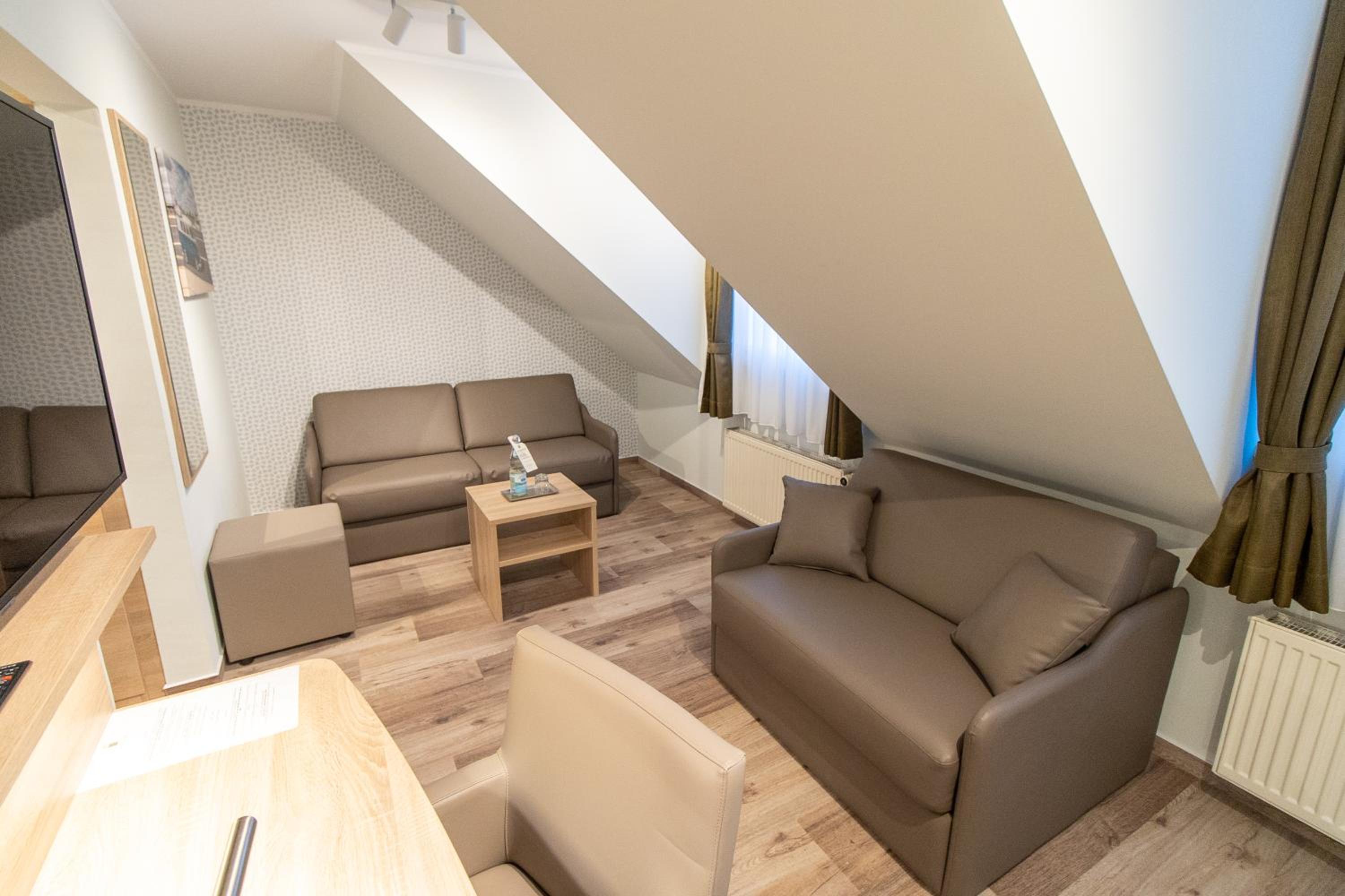 Standard Family Room photo 3