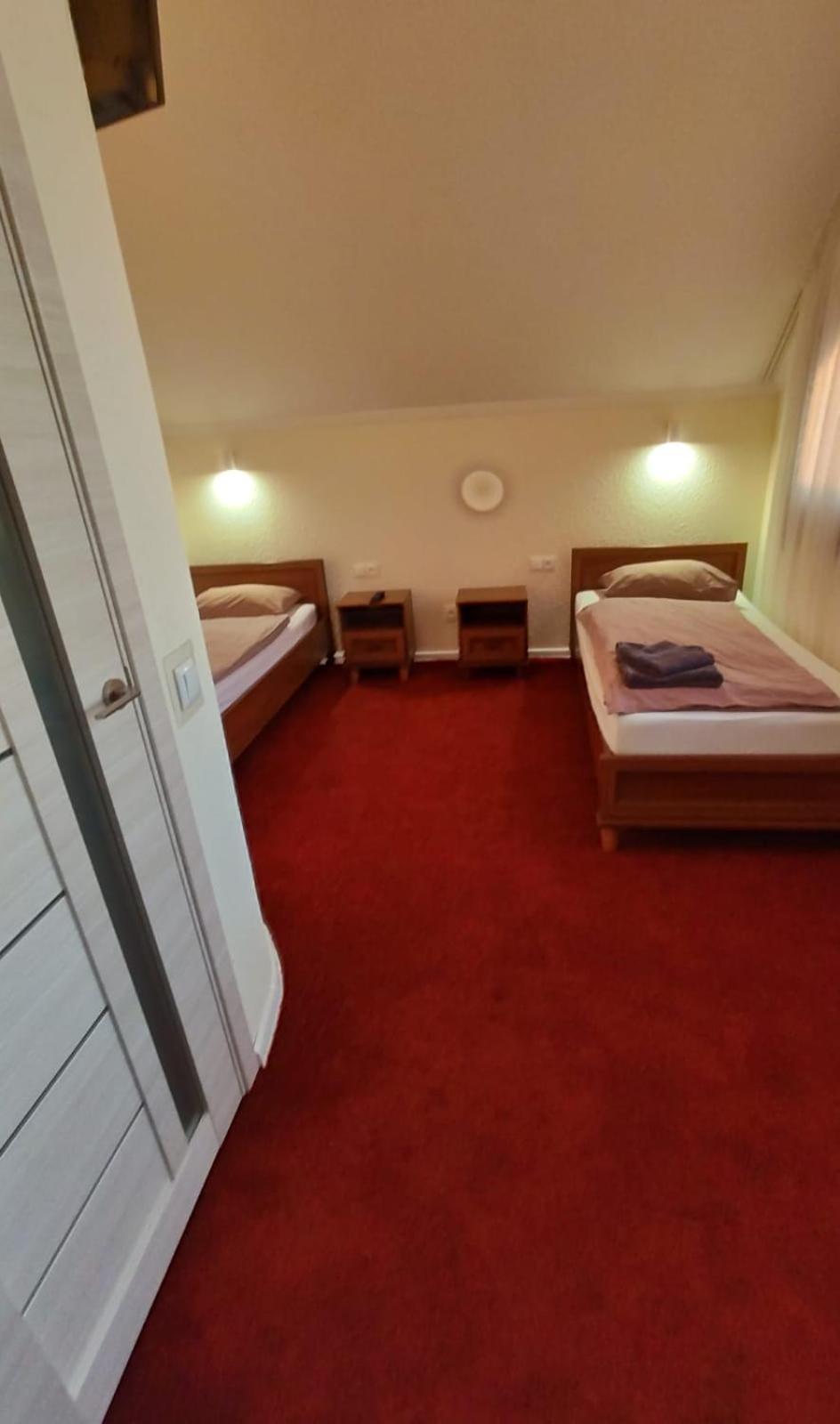 Twin Room with Bath photo 3
