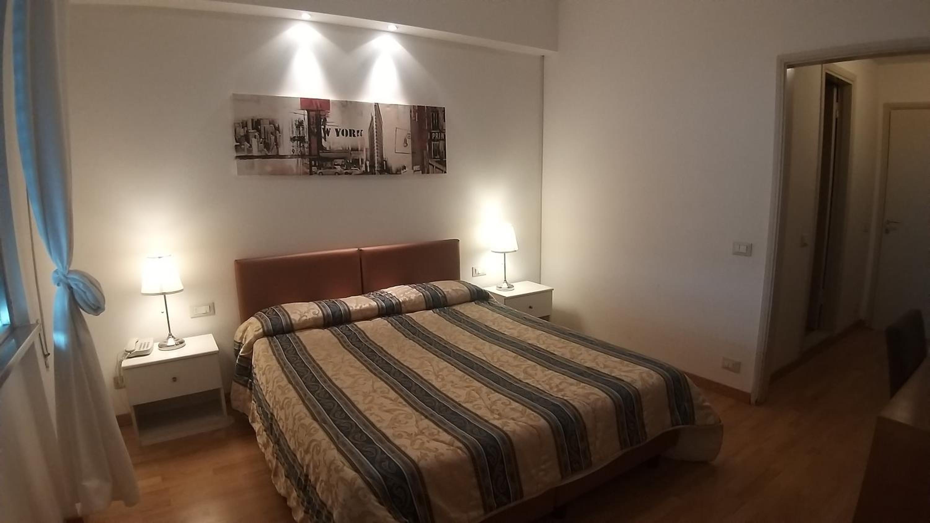Double or Twin Room - Photo 14