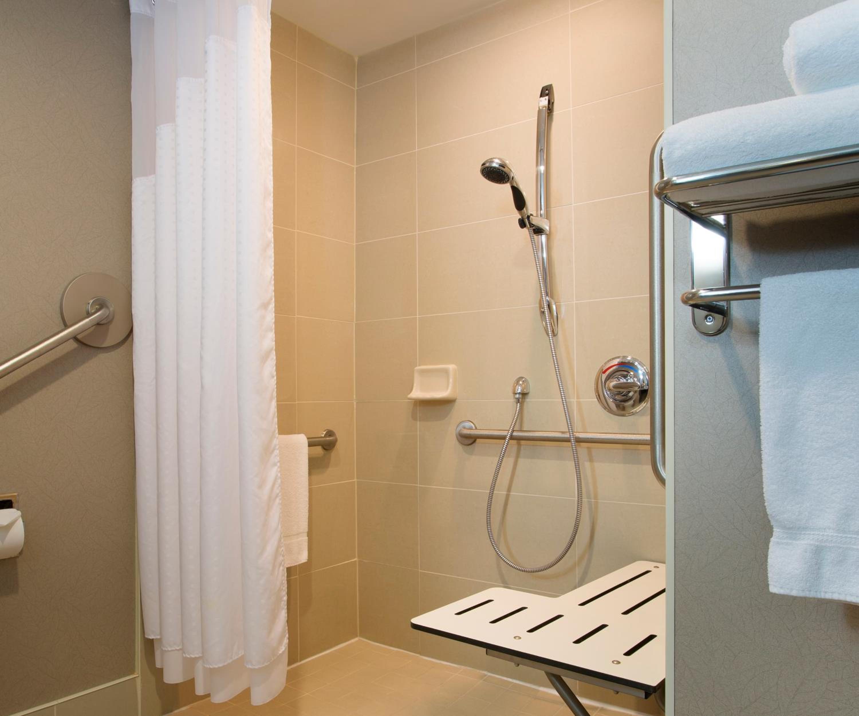 Standard King Room with Mobility Accessible Roll-In Shower - Photo 2