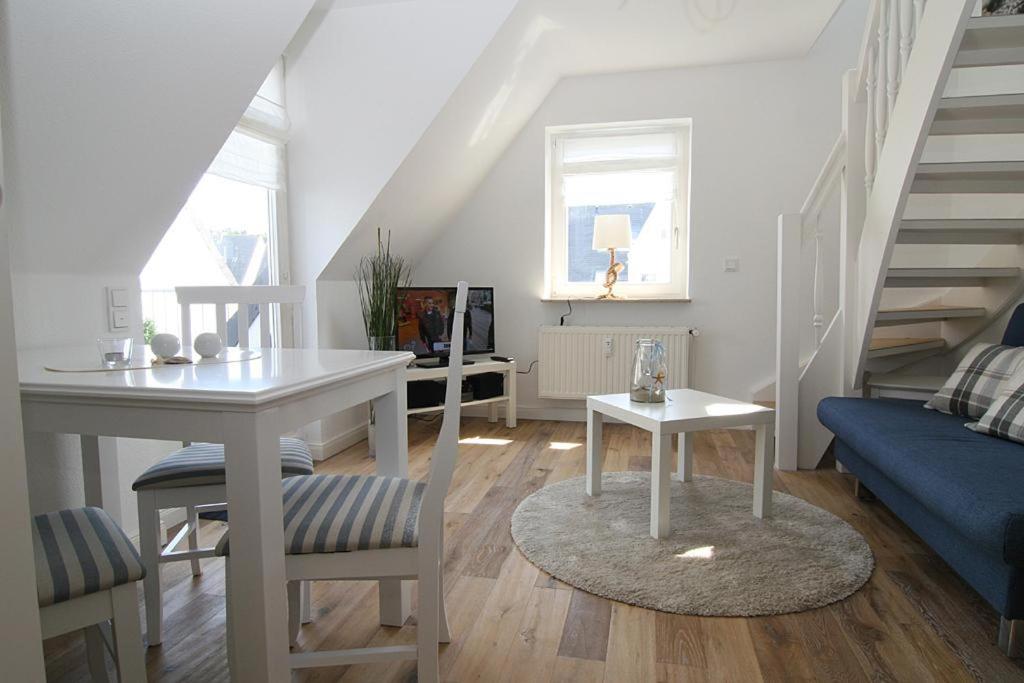Apartment with Balcony photo 1