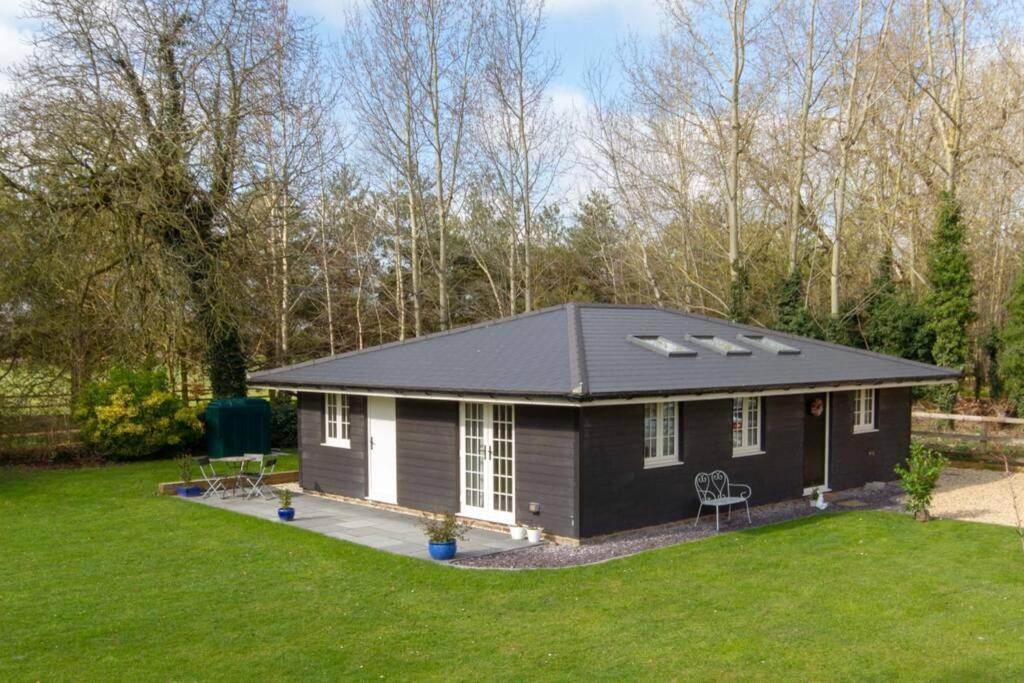 Three-Bedroom House - Photo 10