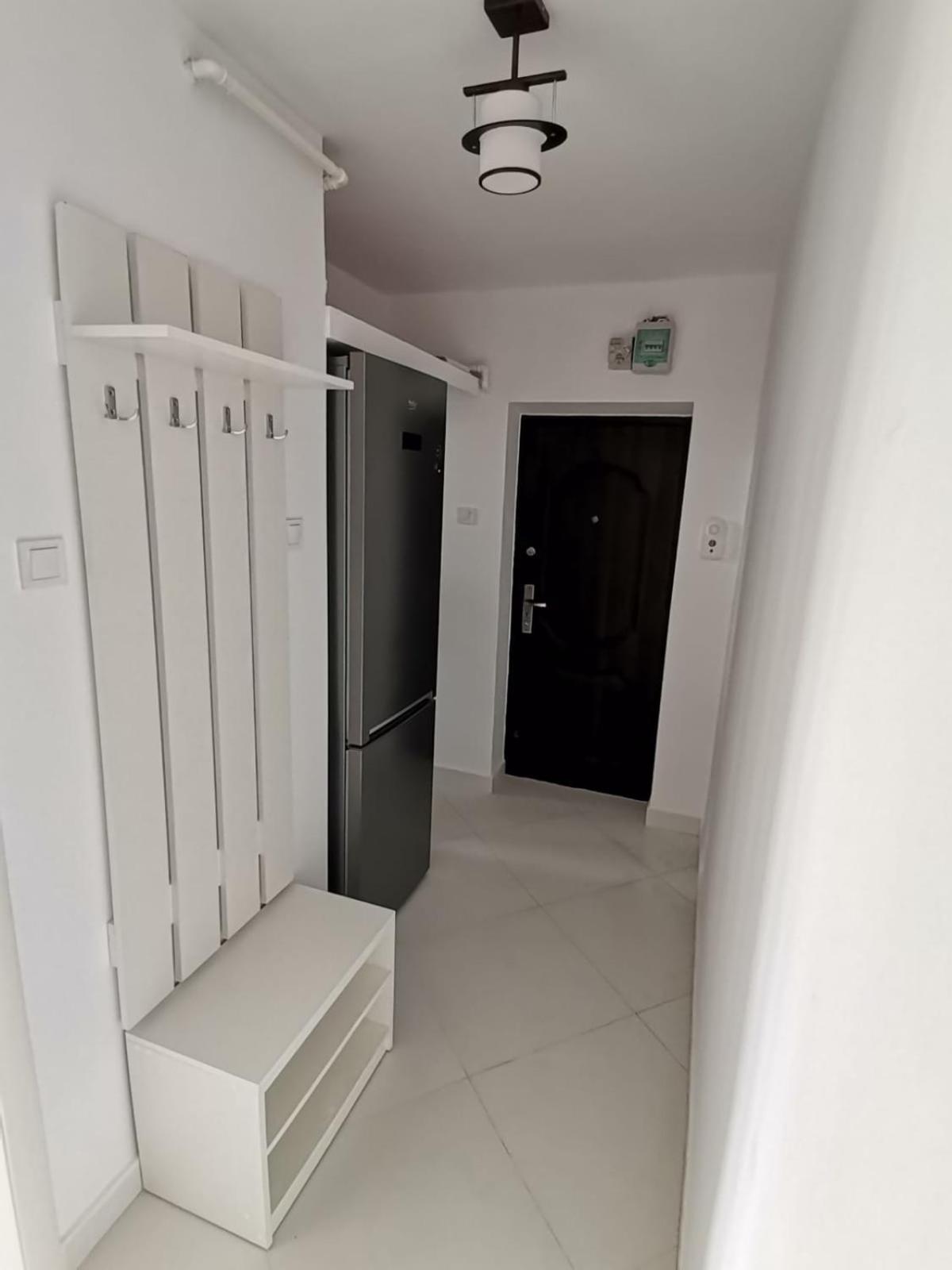 One-Bedroom Apartment - Photo 6