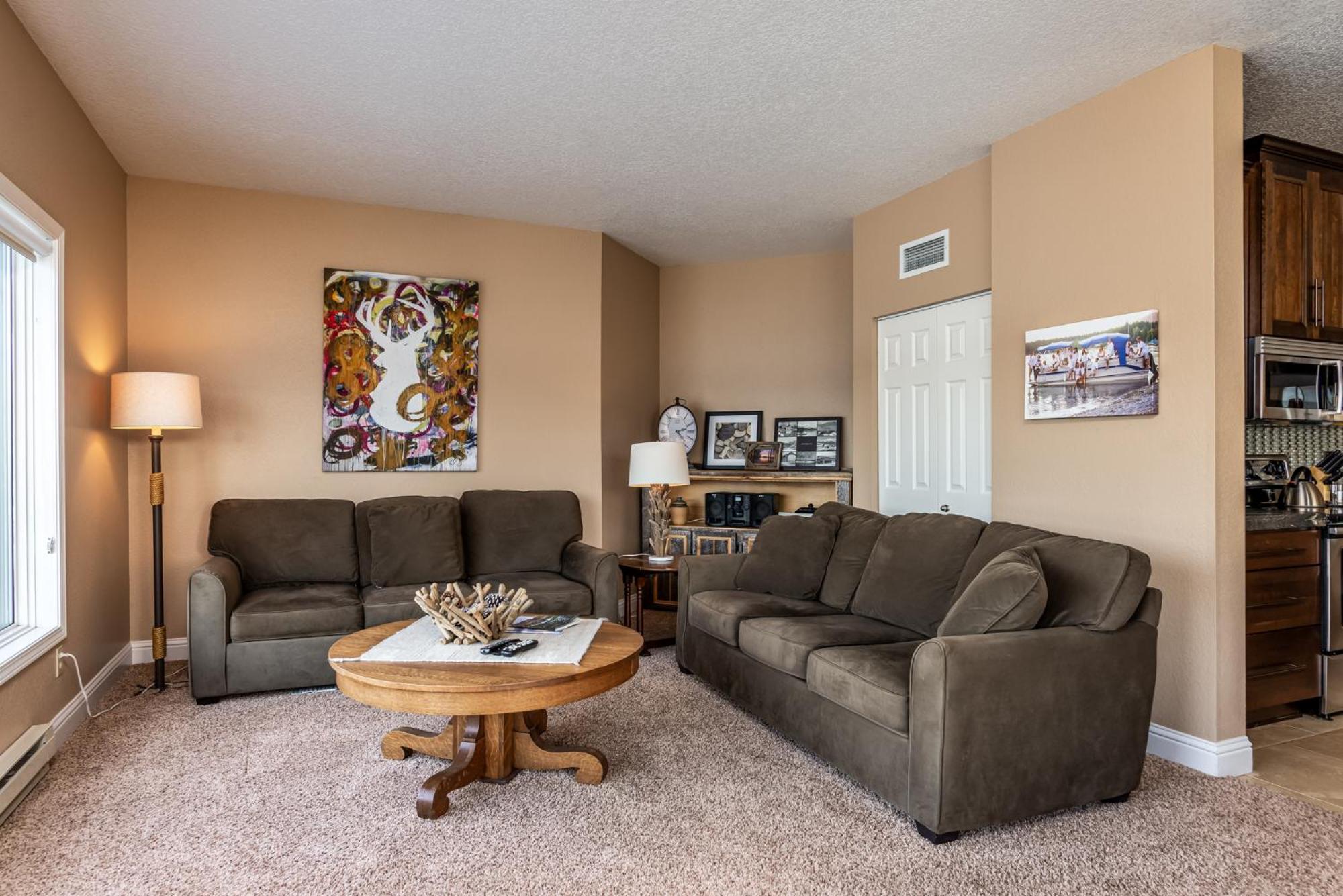 Lakefront Two-Bedroom Lakeside Suite Condo photo 1