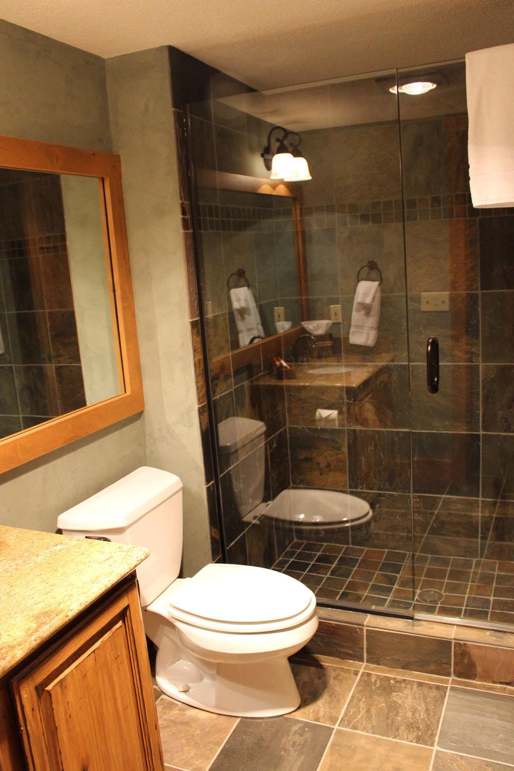 Lakefront Three-Bedroom Averill Suite Condo photo 2