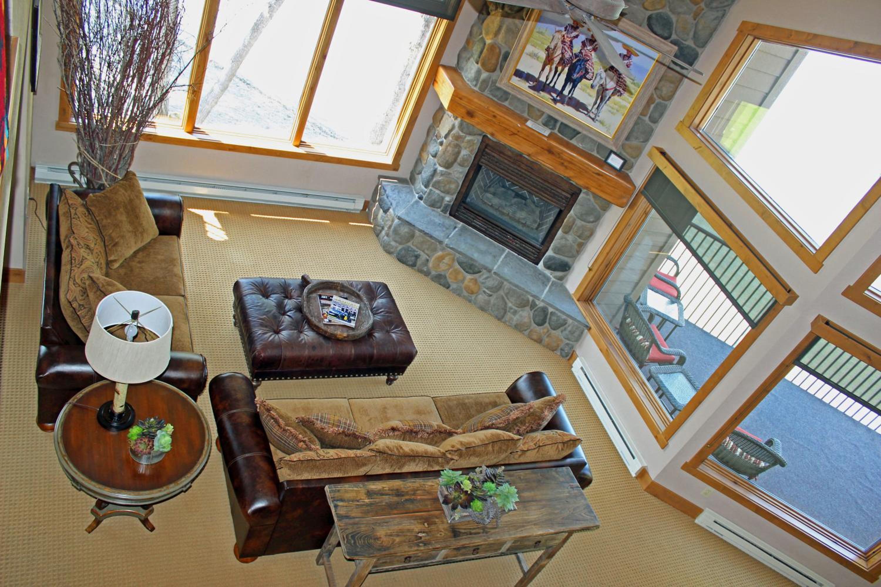Lakefront Three-Bedroom Averill Suite Condo photo 1