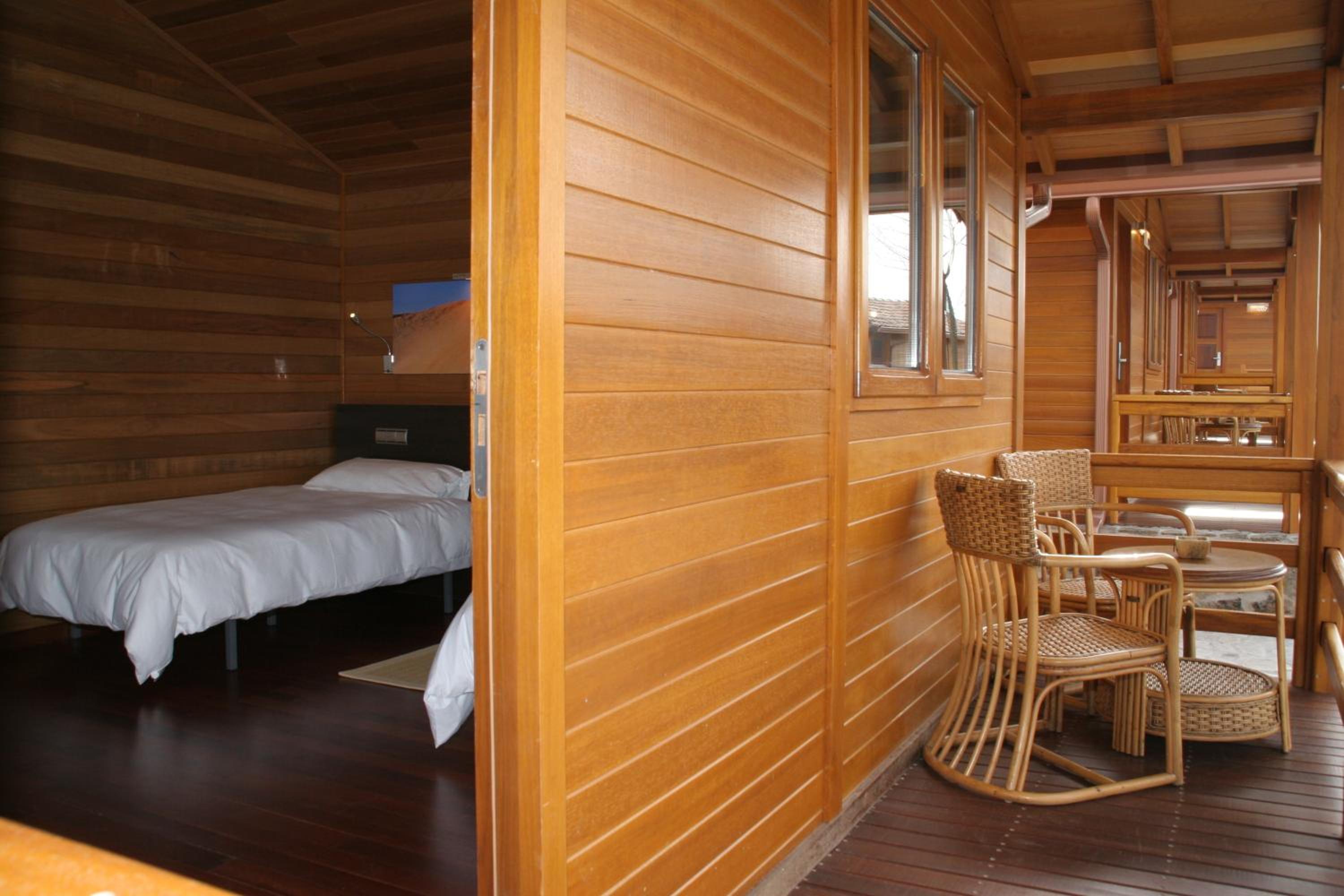 Bungalow (2 Adults) - Photo 4
