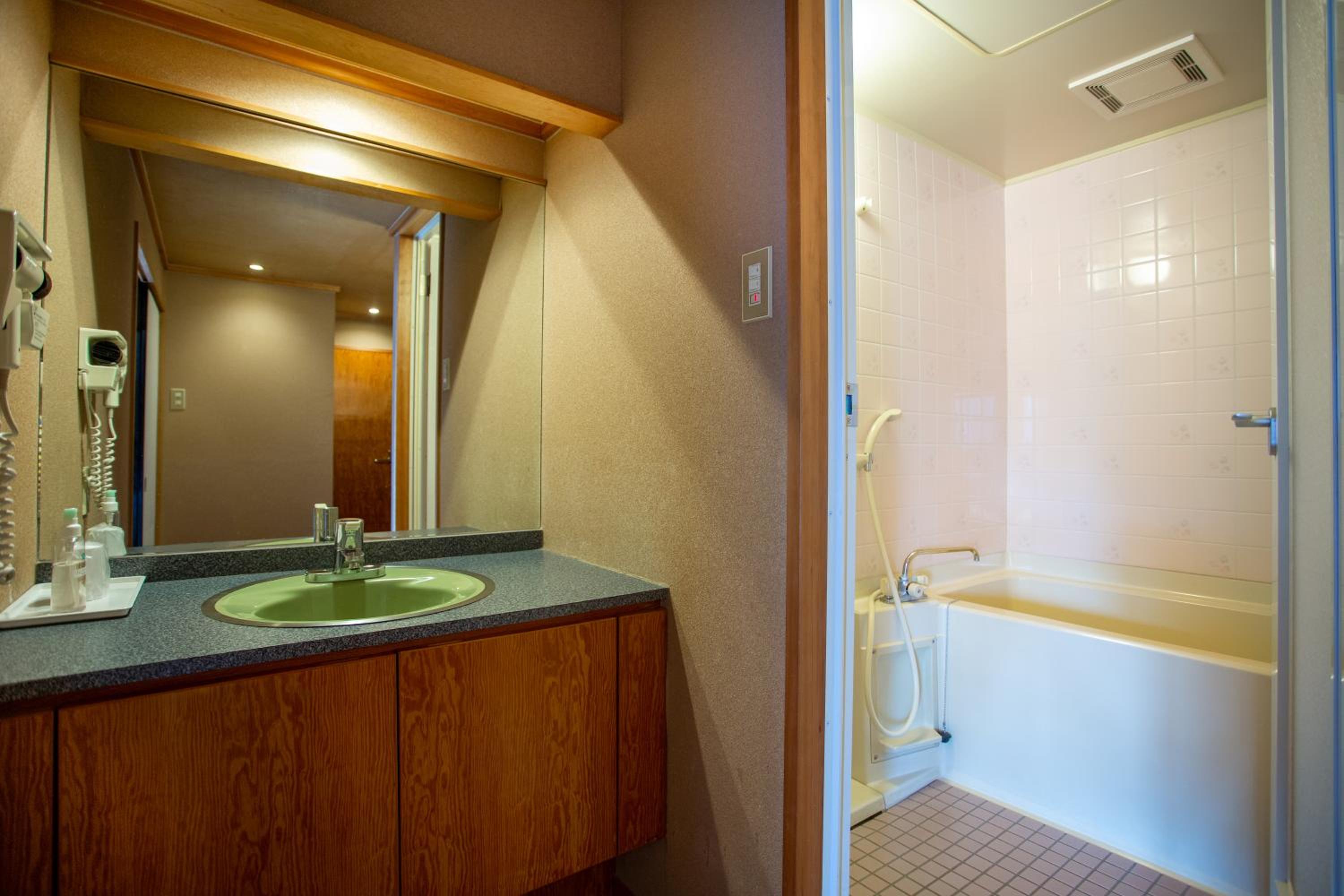 Family Room with Tatami Area photo 2