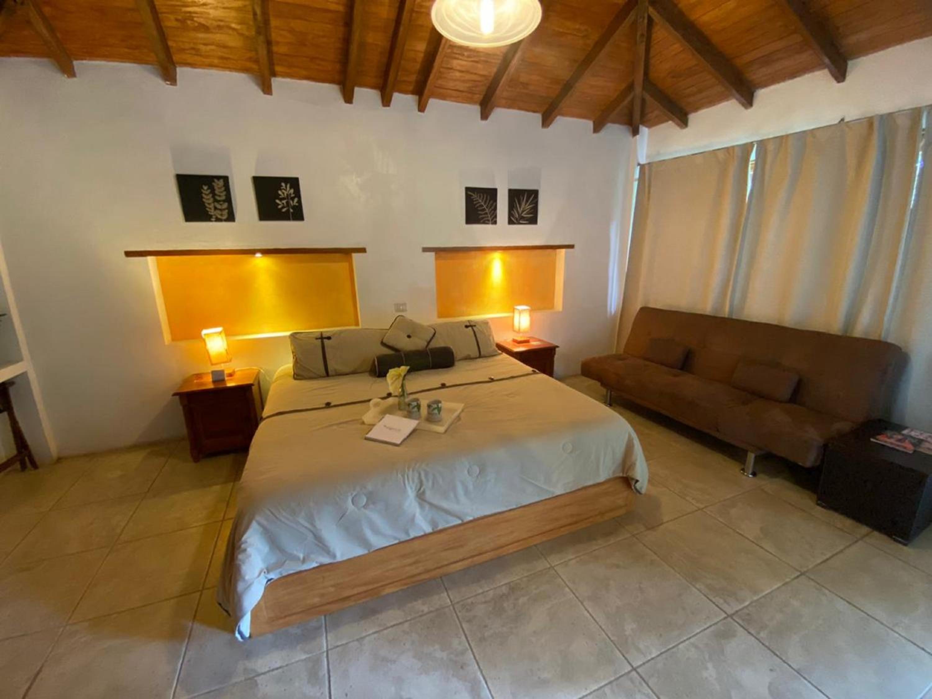 Deluxe King Suite
