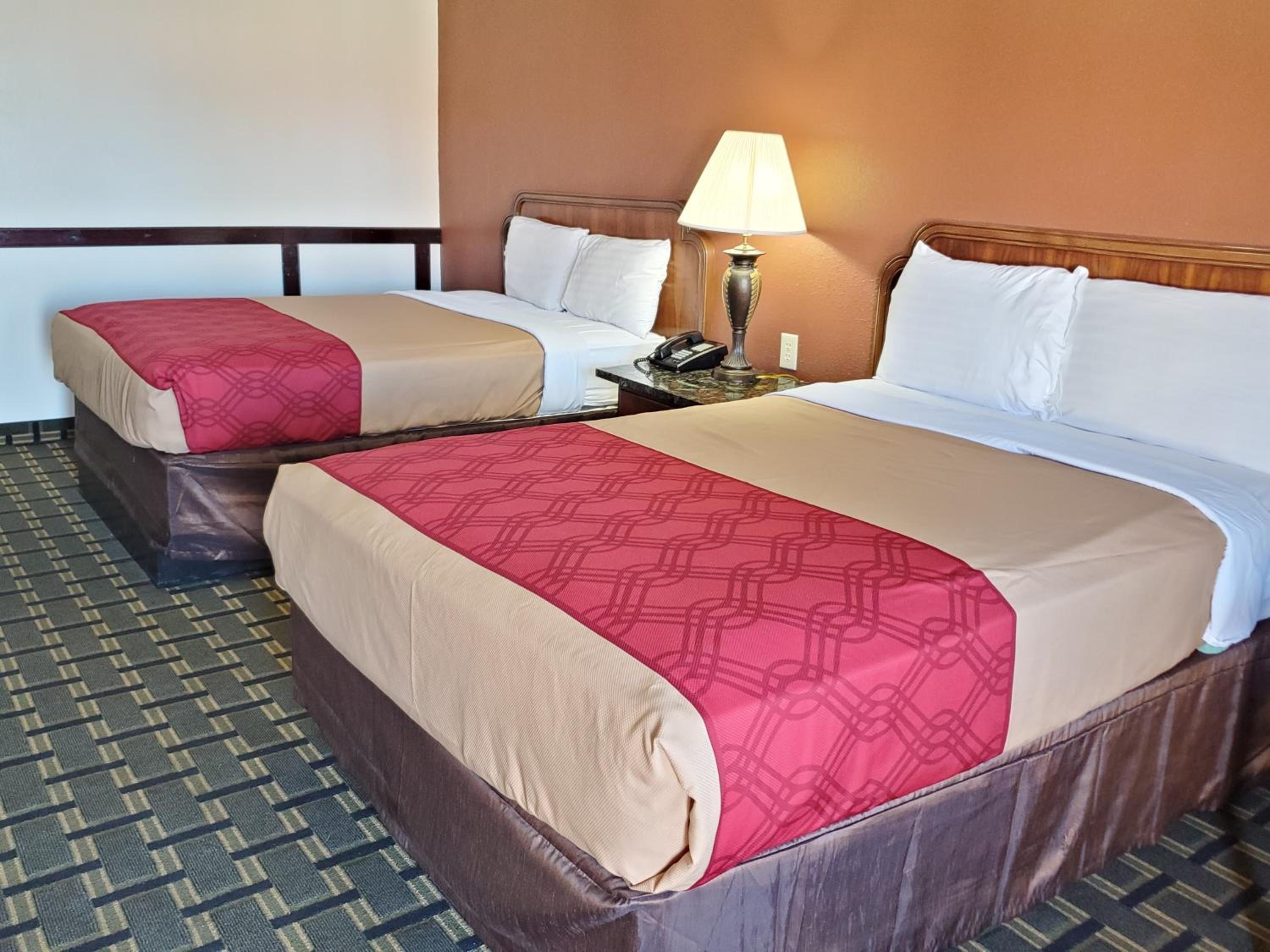 Deluxe Queen Suite