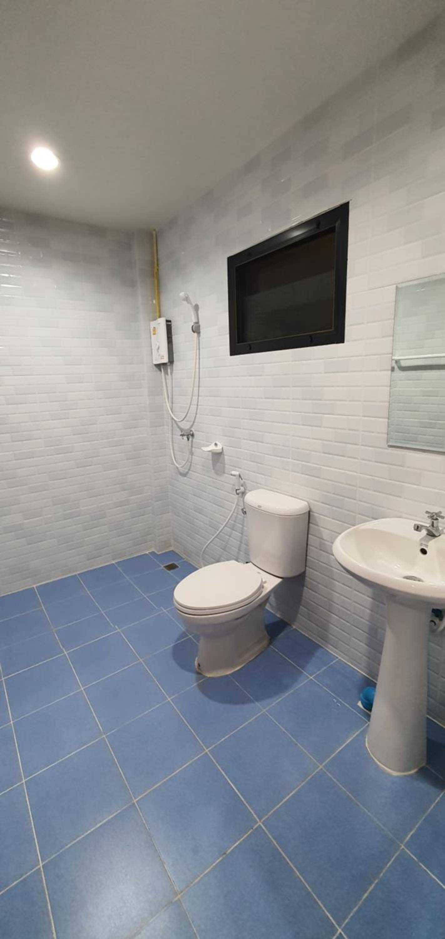 Double Room with Private Bathroom - Photo 5