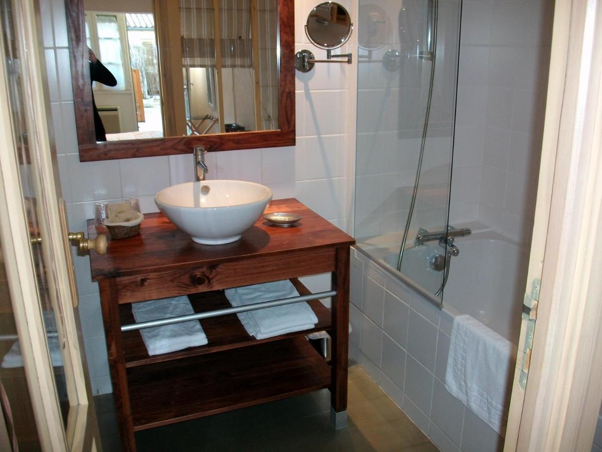 Double Room with Garden View - Photo 3