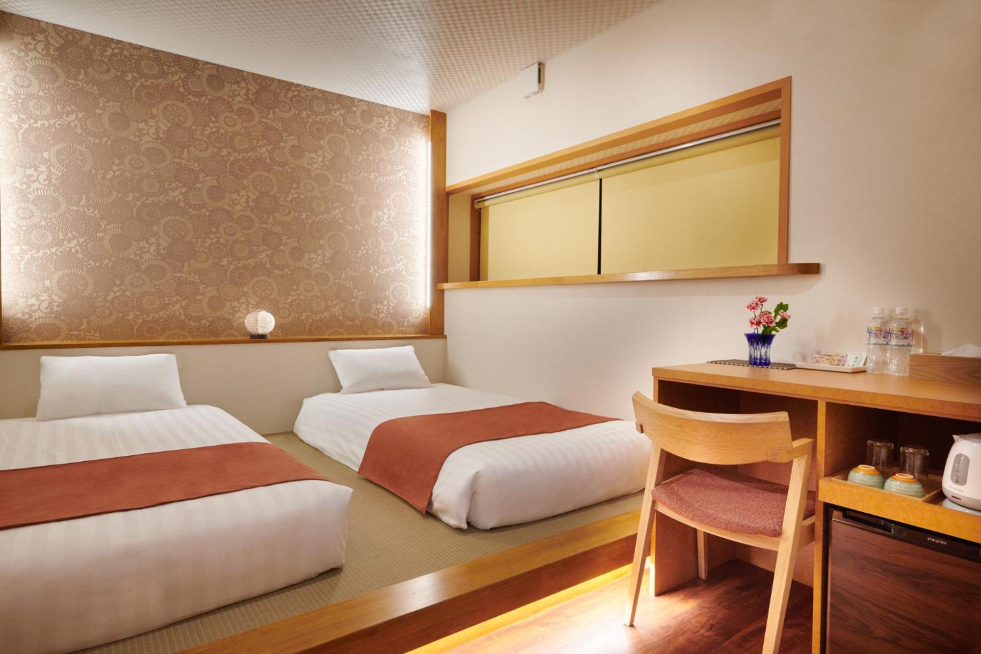 Twin Room with Shower